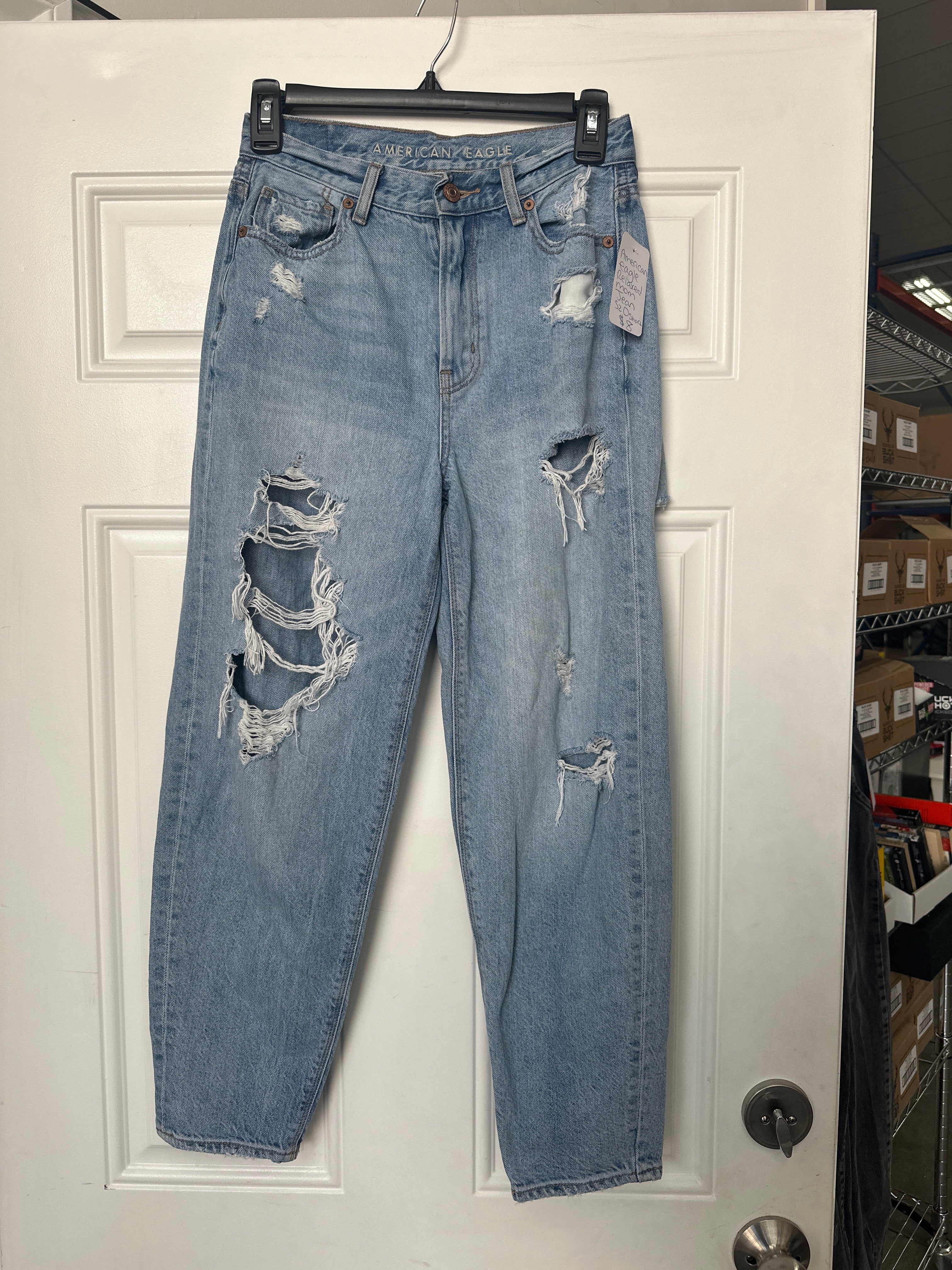 American Eagle Relax Mom Relax- Sz 0 Short