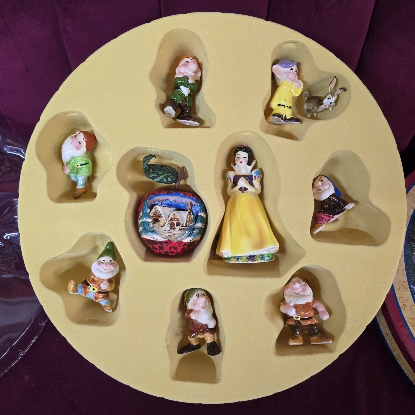 1960 Walt Disney Snow White and the Seven Dwarfs Ceramic Figure Set