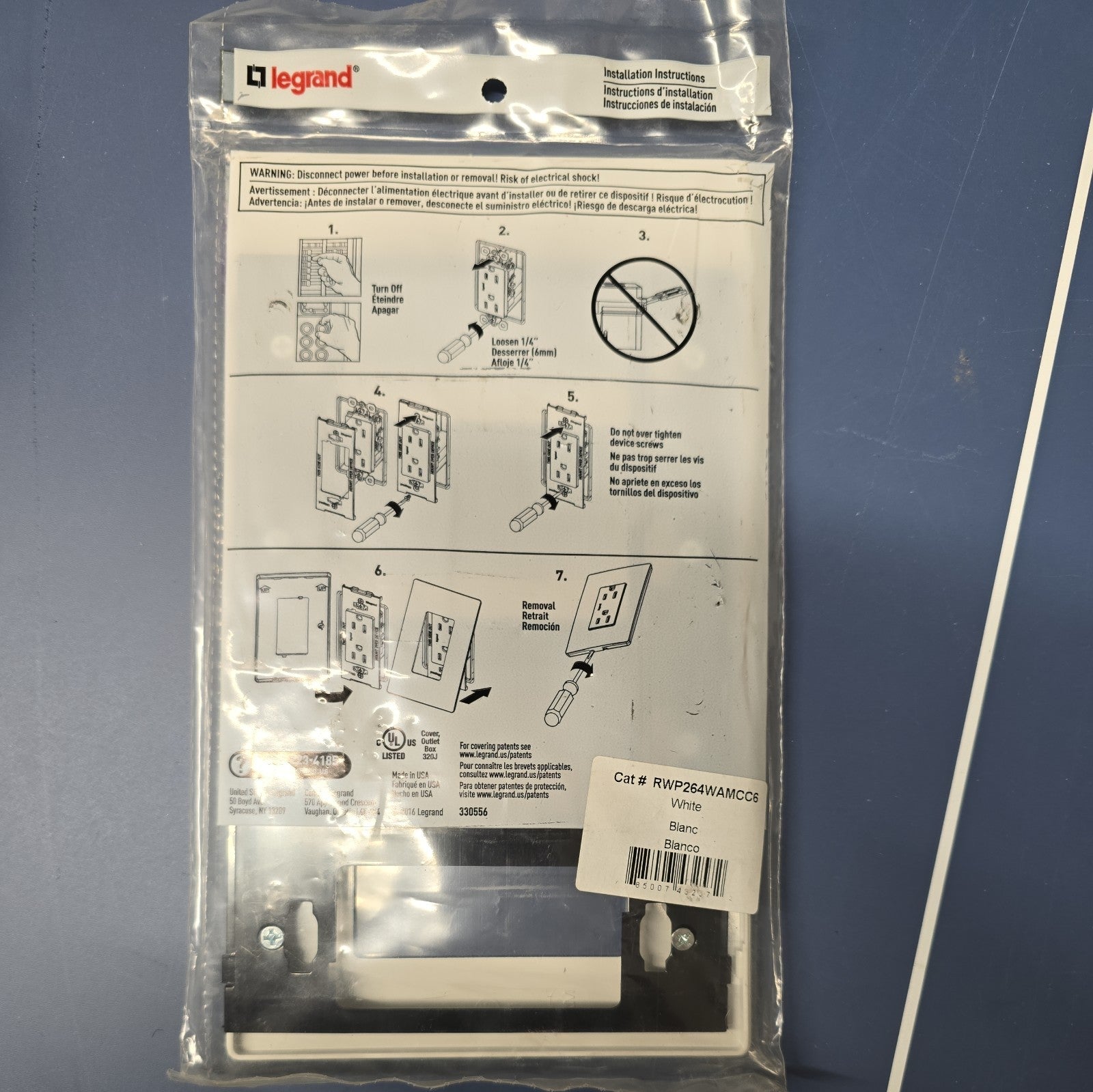 Radiant 4-Gang Decorator Rocker Screwless Wall Plate with Microban White 6C