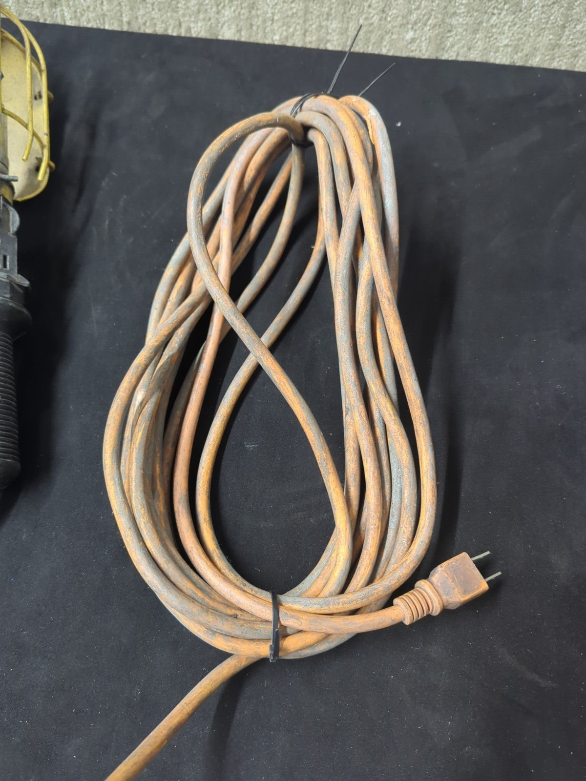 Vintage Handheld Trouble Work Light with Cage And Outlet, Working 14C