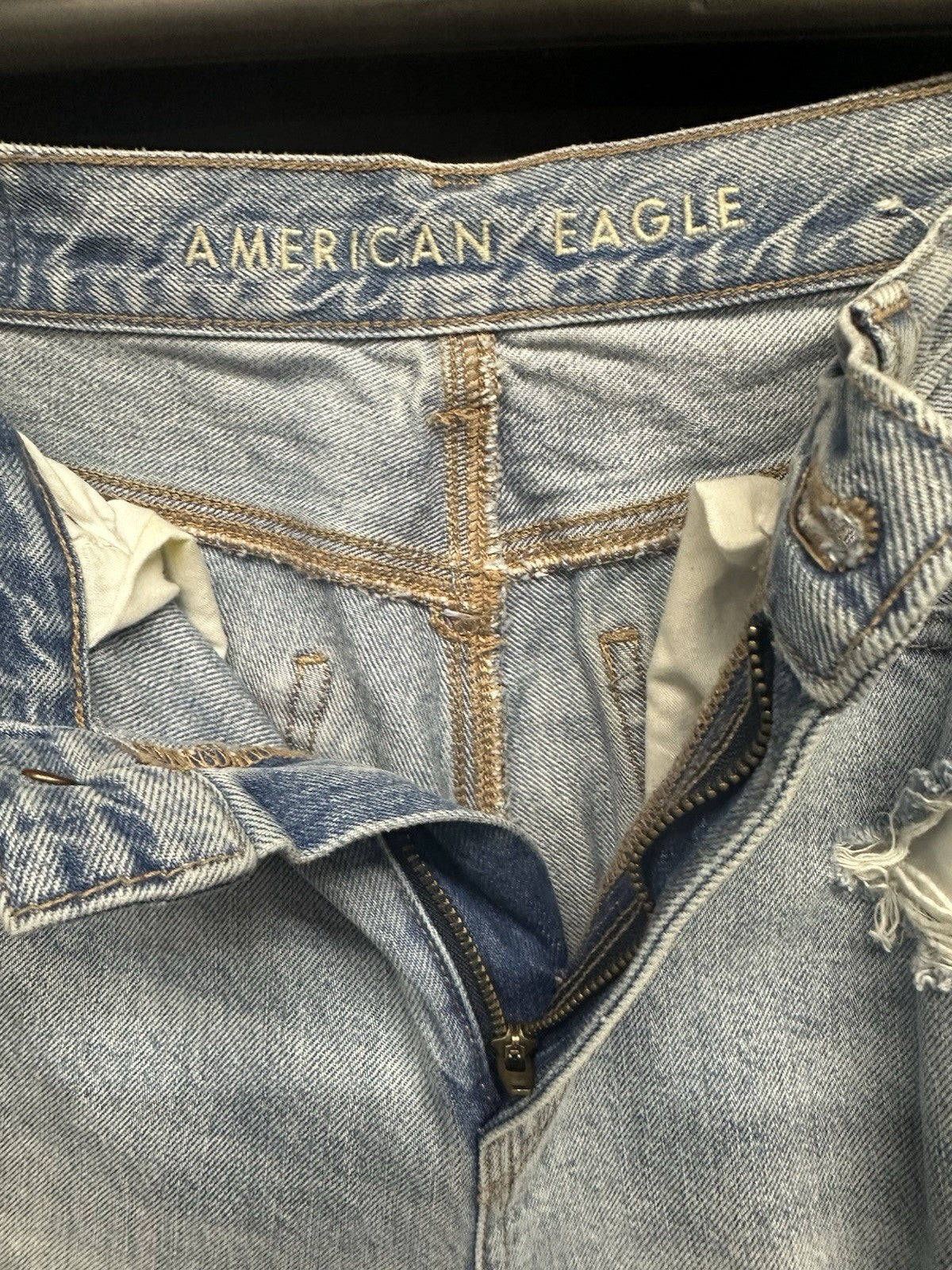 American Eagle High Rise Ripped Mom Jeans Women's Size 00 Short (0019)