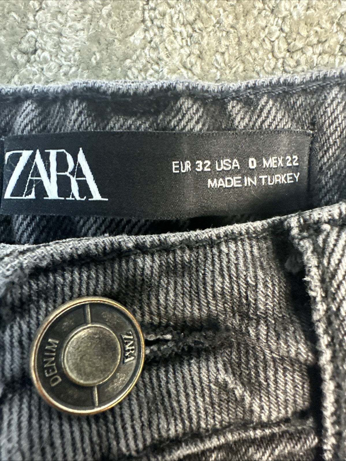 Women’s Black-Grey Zara Jean Pants Size US 0/25 Balloon Style (0040)