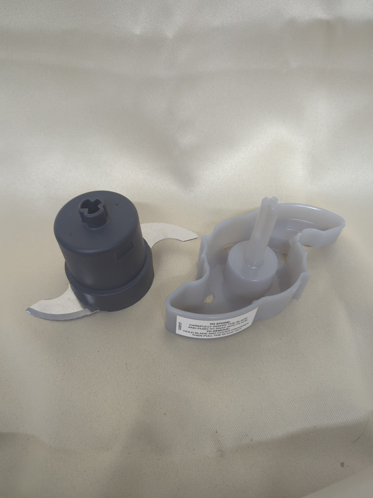 Cuisinart FP-12SCB Small Chopping Blade with Blade Protector Kitchen Tool 6c