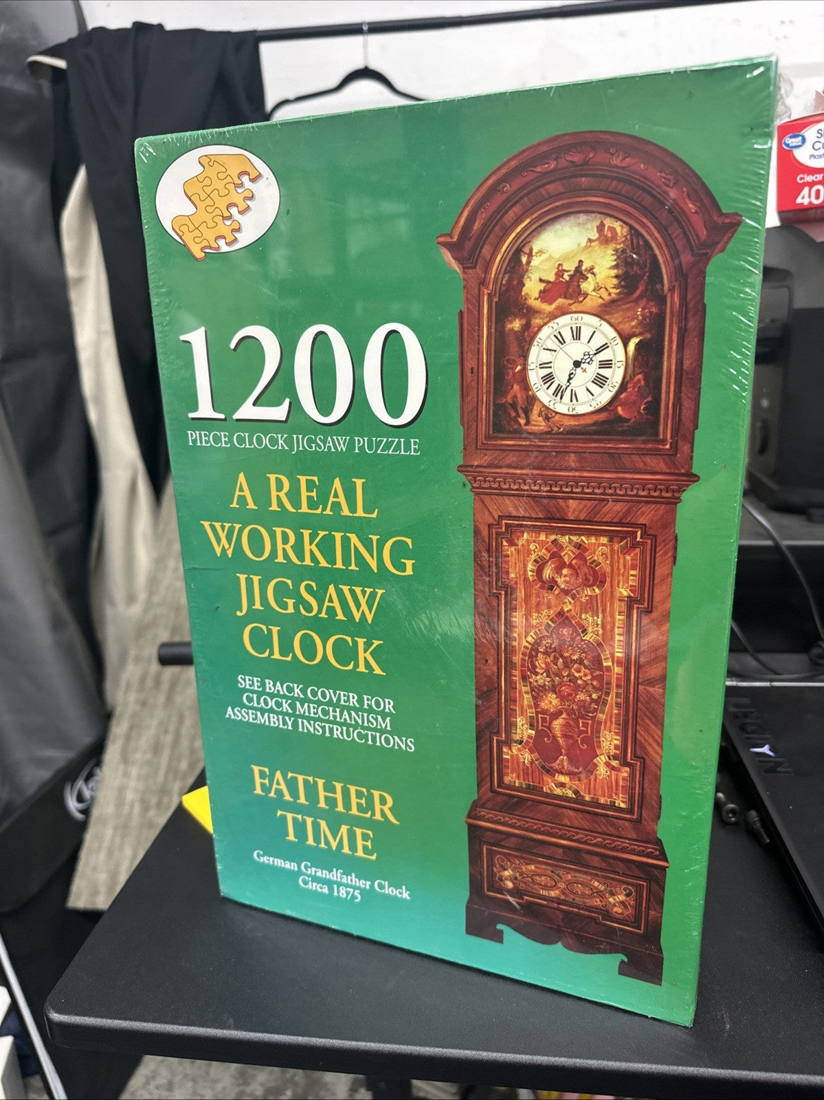 1200 Piece Puzzle A Real Working Jigsaw Clock Sealed New in Box Father Time (5A)