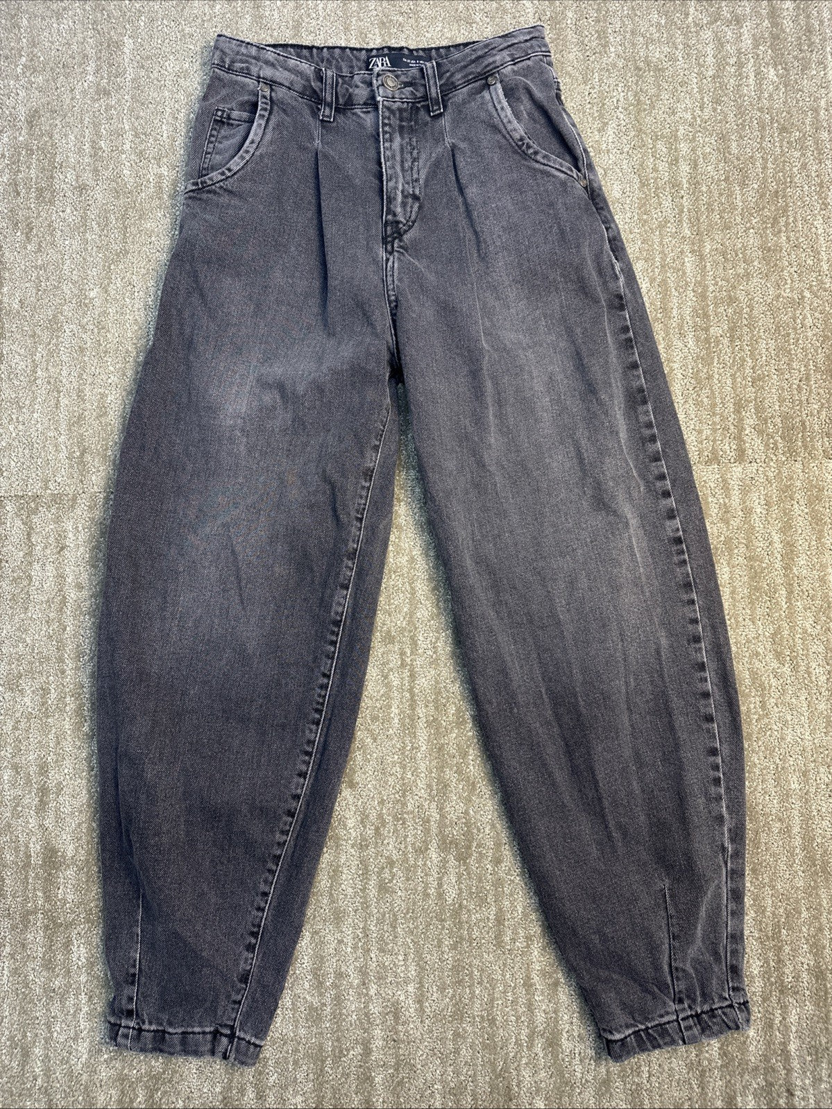 Women’s Black-Grey Zara Jean Pants Size US 0/25 Balloon Style (5.0)