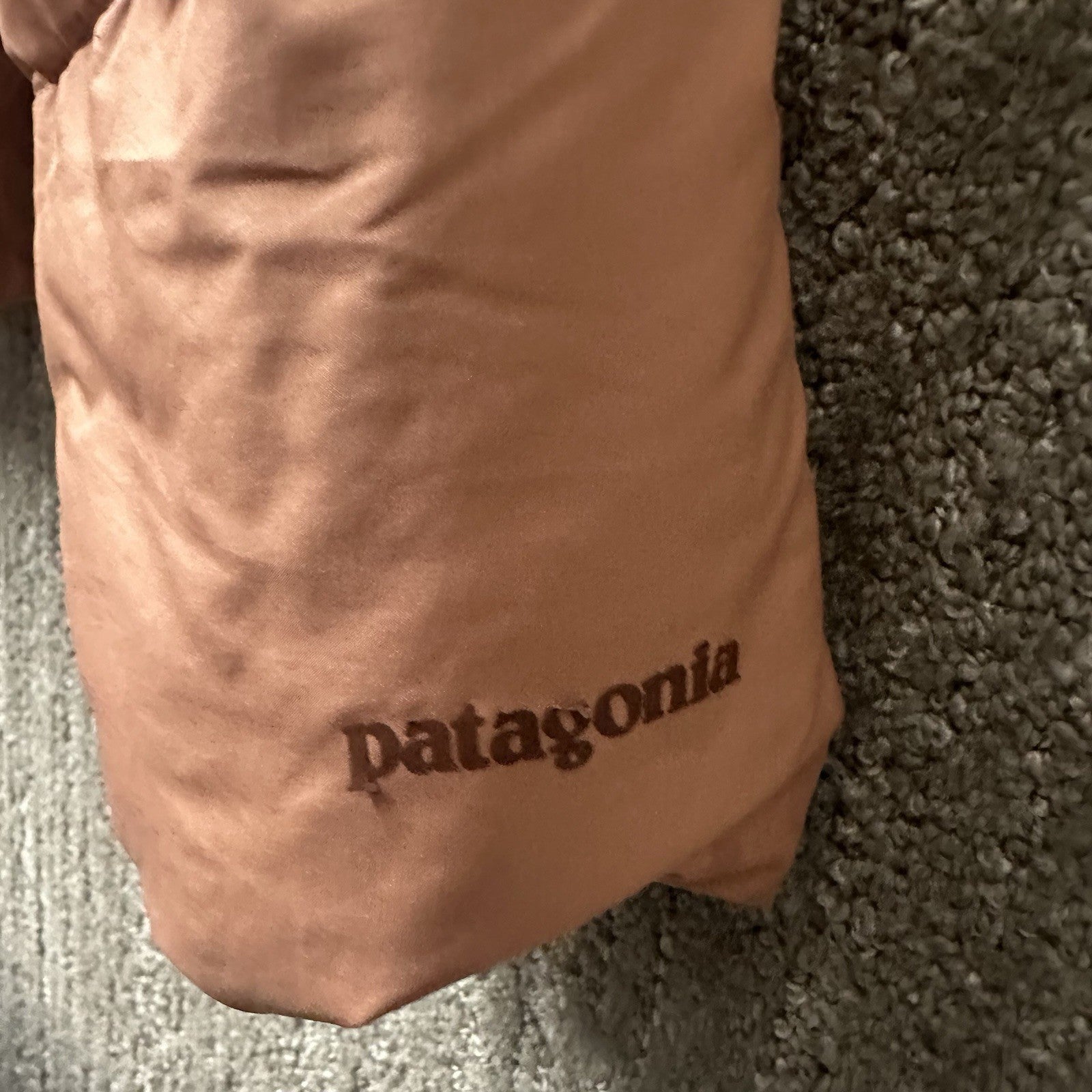 Patagonia Women’s Silent Down Jacket Size Small Century Dusky Pink 0094