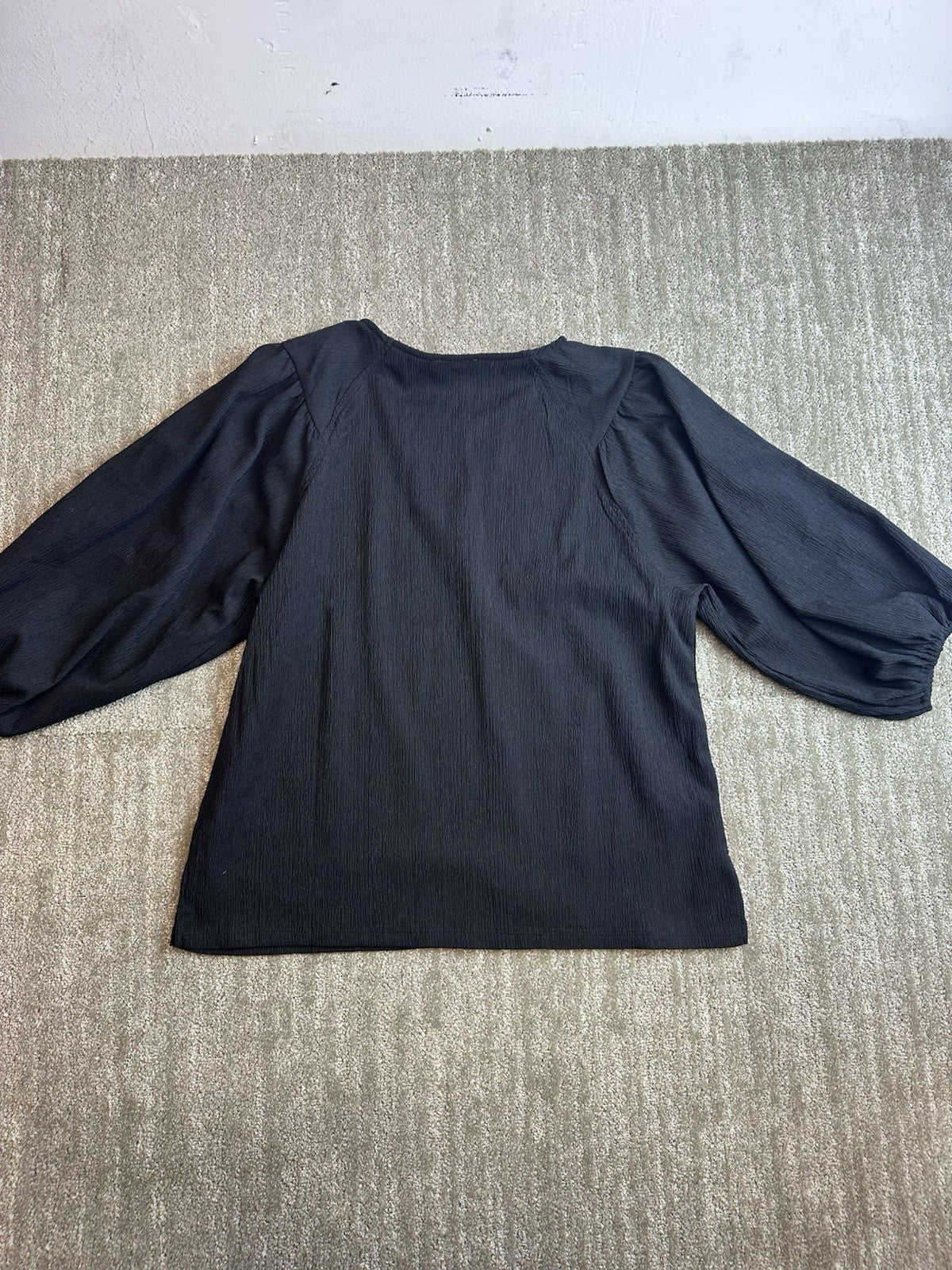 Vince Camuto Women's Medium Black Round Neck 3/4 Sleeve Blouse Lightweight 0014