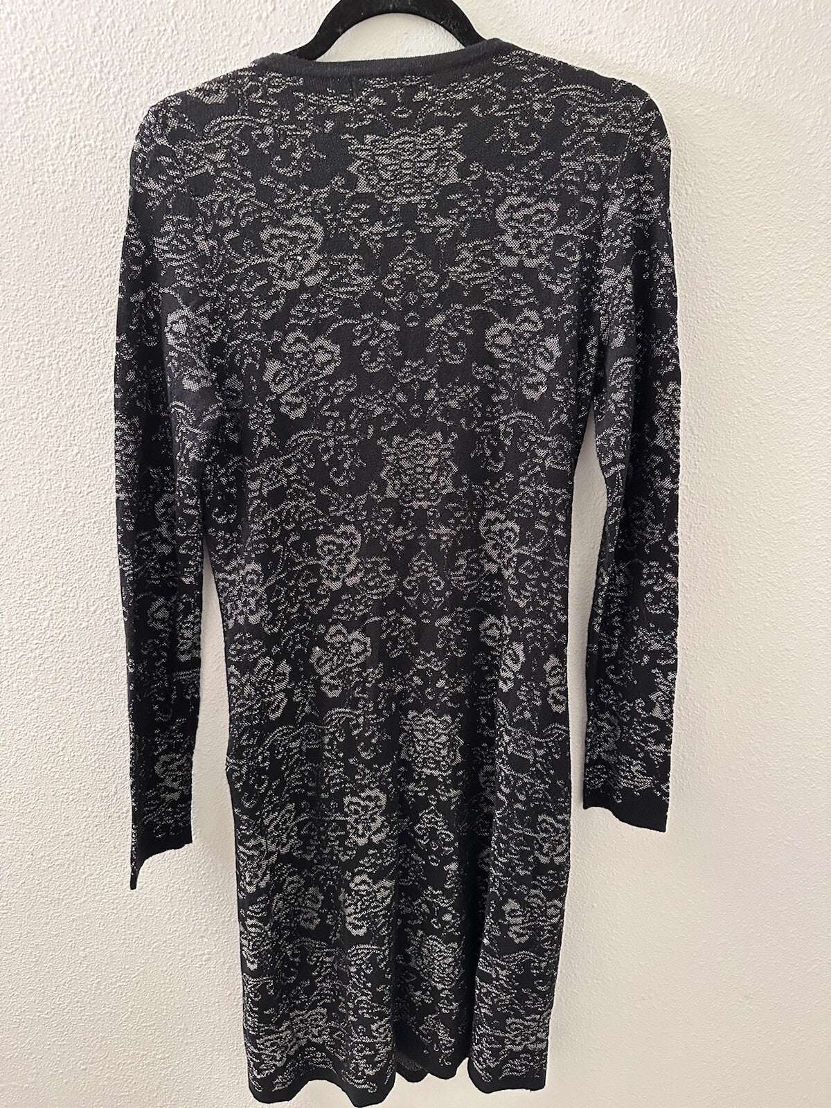 Michael Kors Woman’s Size Med Long Sleeve Black Gold Dress. 5.7