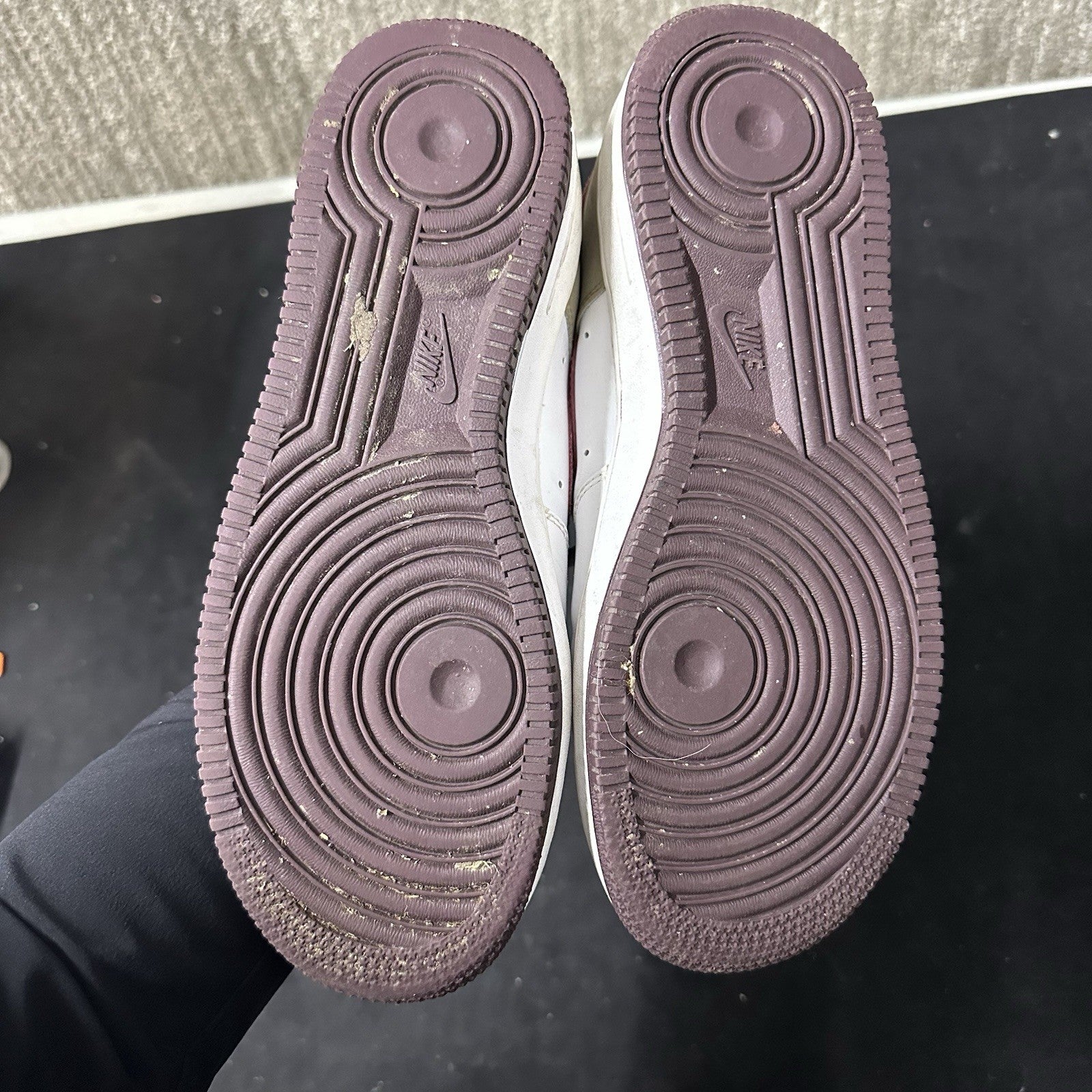 Nike Air Force 1 Low Men’s Size 8.5 White Burgundy | Floral Camo | 2007 OG (5d)