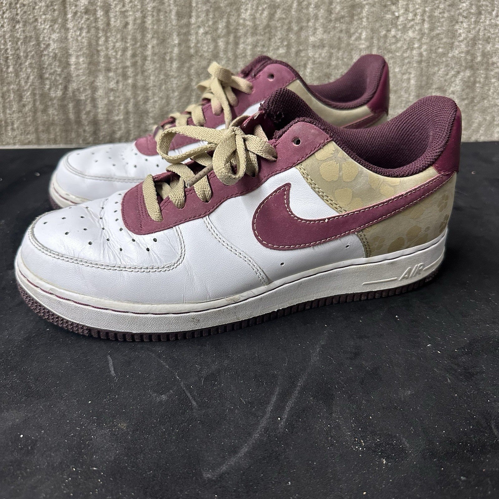 Nike Air Force 1 Low Men’s Size 8.5 White Burgundy | Floral Camo | 2007 OG (5d)