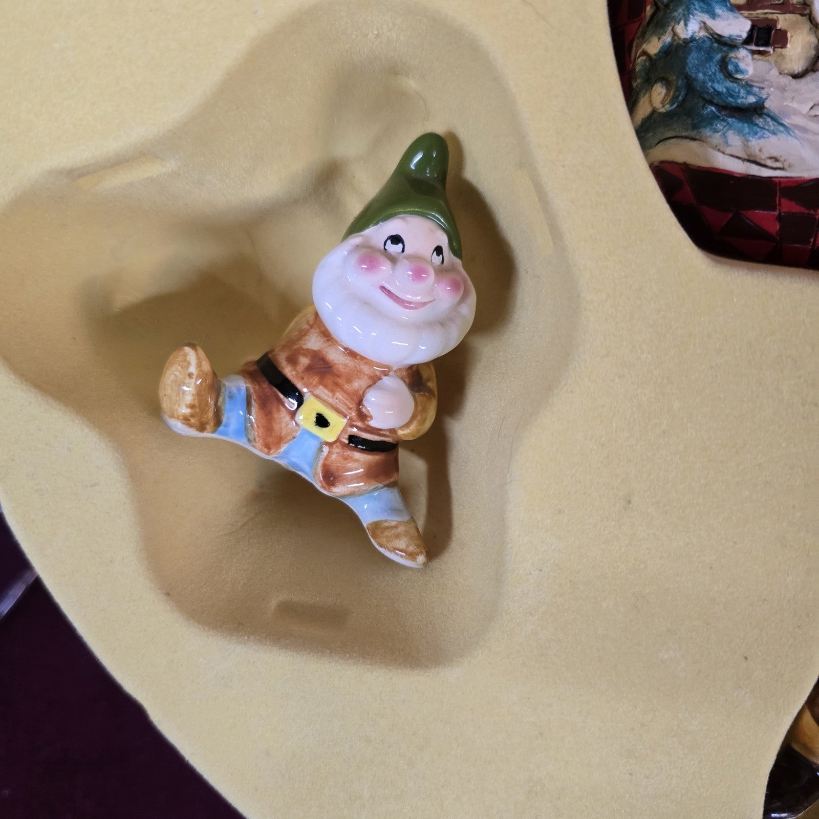 1960 Walt Disney Snow White and the Seven Dwarfs Ceramic Figure Set