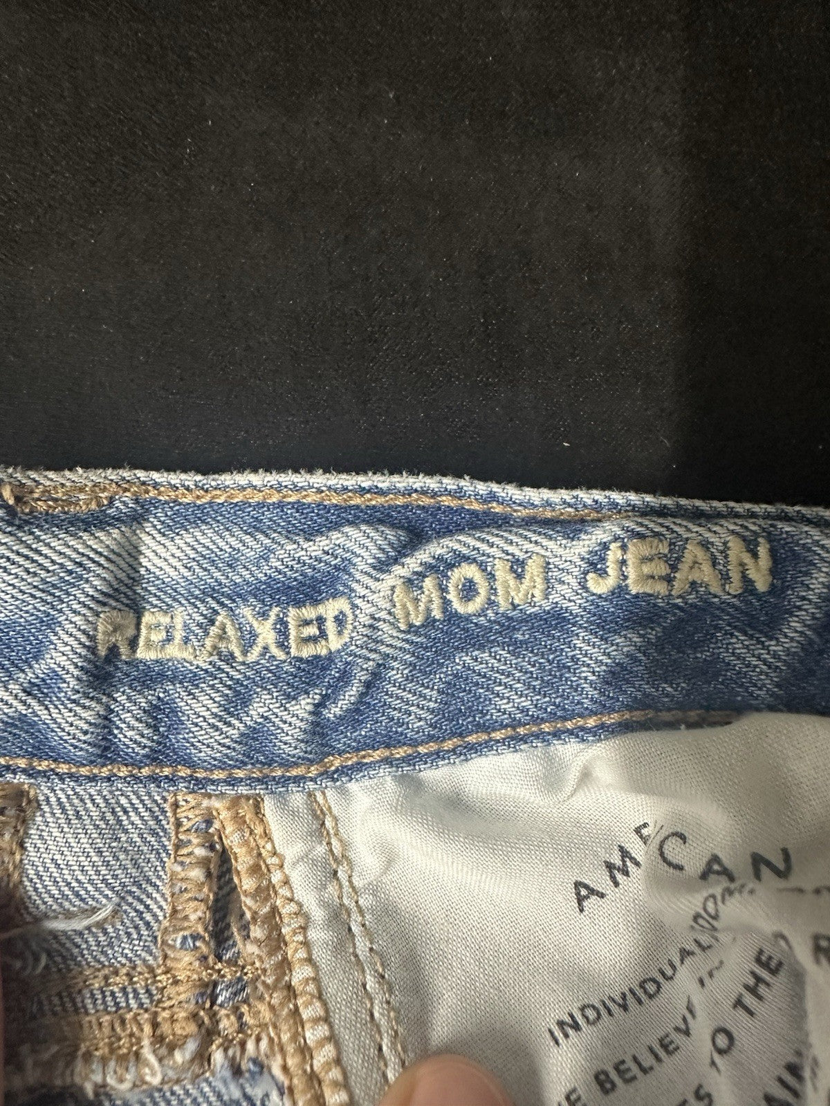 American Eagle High Rise Ripped Mom Jeans Women's Size 00 Short (0019)