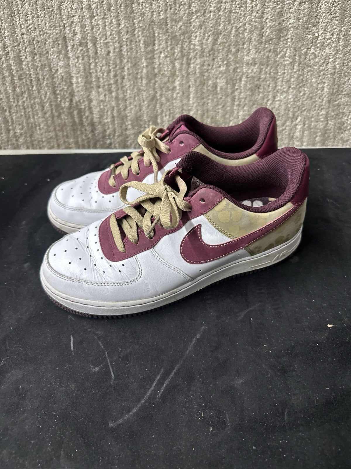 Nike Air Force 1 Low Men’s Size 8.5 White Burgundy | Floral Camo | 2007 OG (5d)