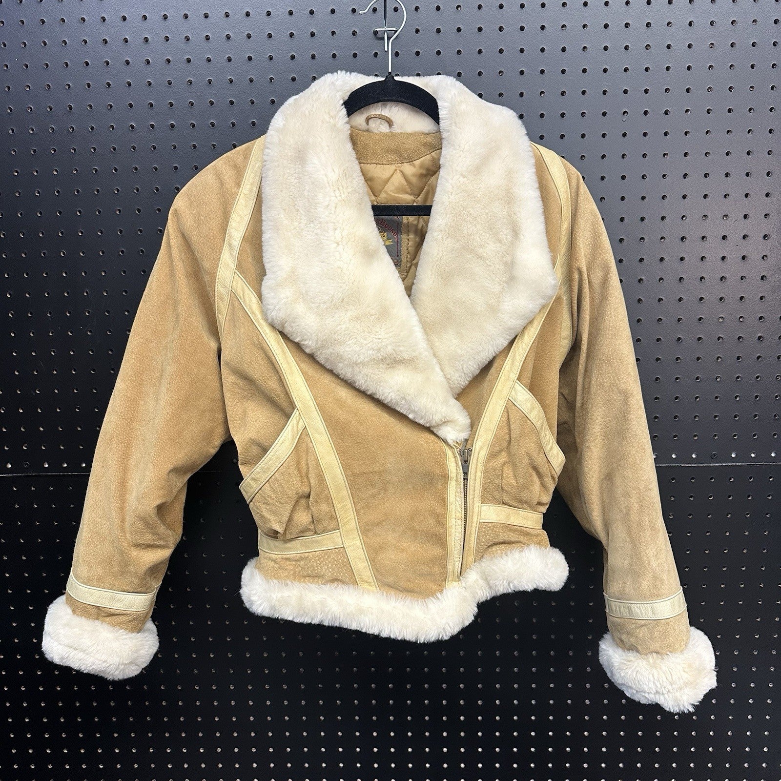 Wilsons Adventure Bound Women's Small Tan Suede Leather Fur Trim Jacket