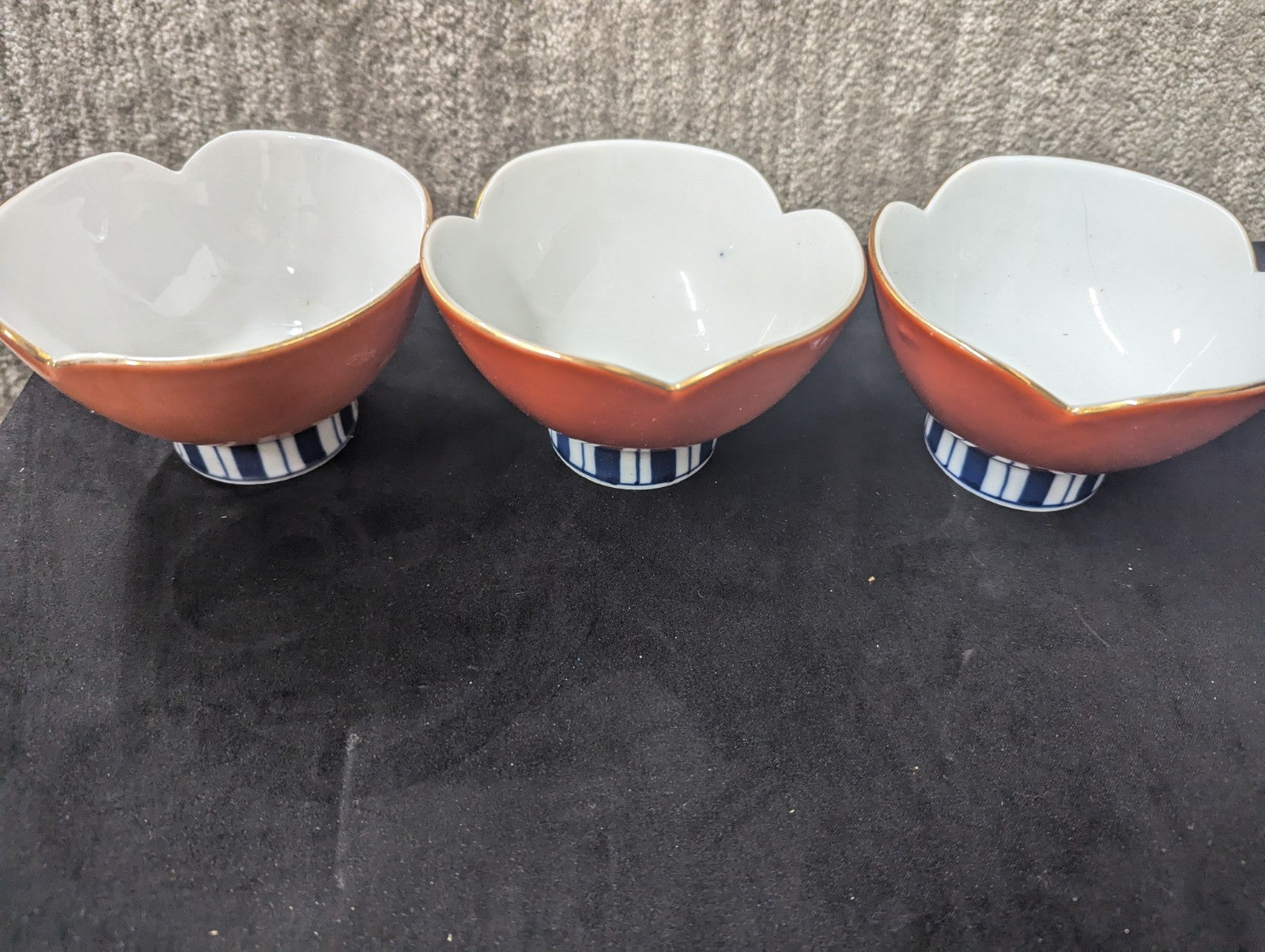 Set Of 3 Lotus Footed Rice Bowls Asian Japan Orange Blue Gold Scalloped Rim 4E