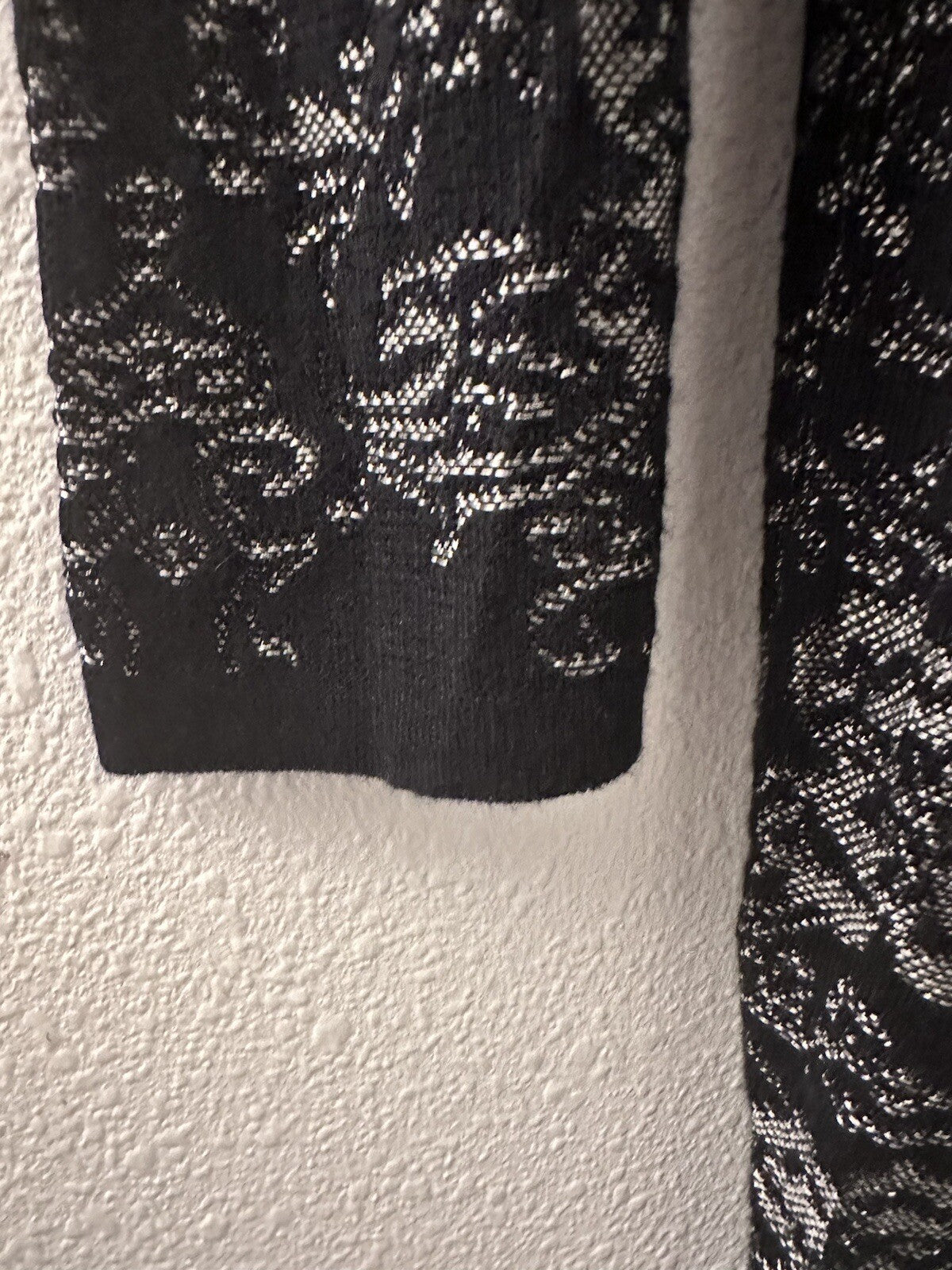 Michael Kors Woman’s Size Med Long Sleeve Black Gold Dress. 5.7