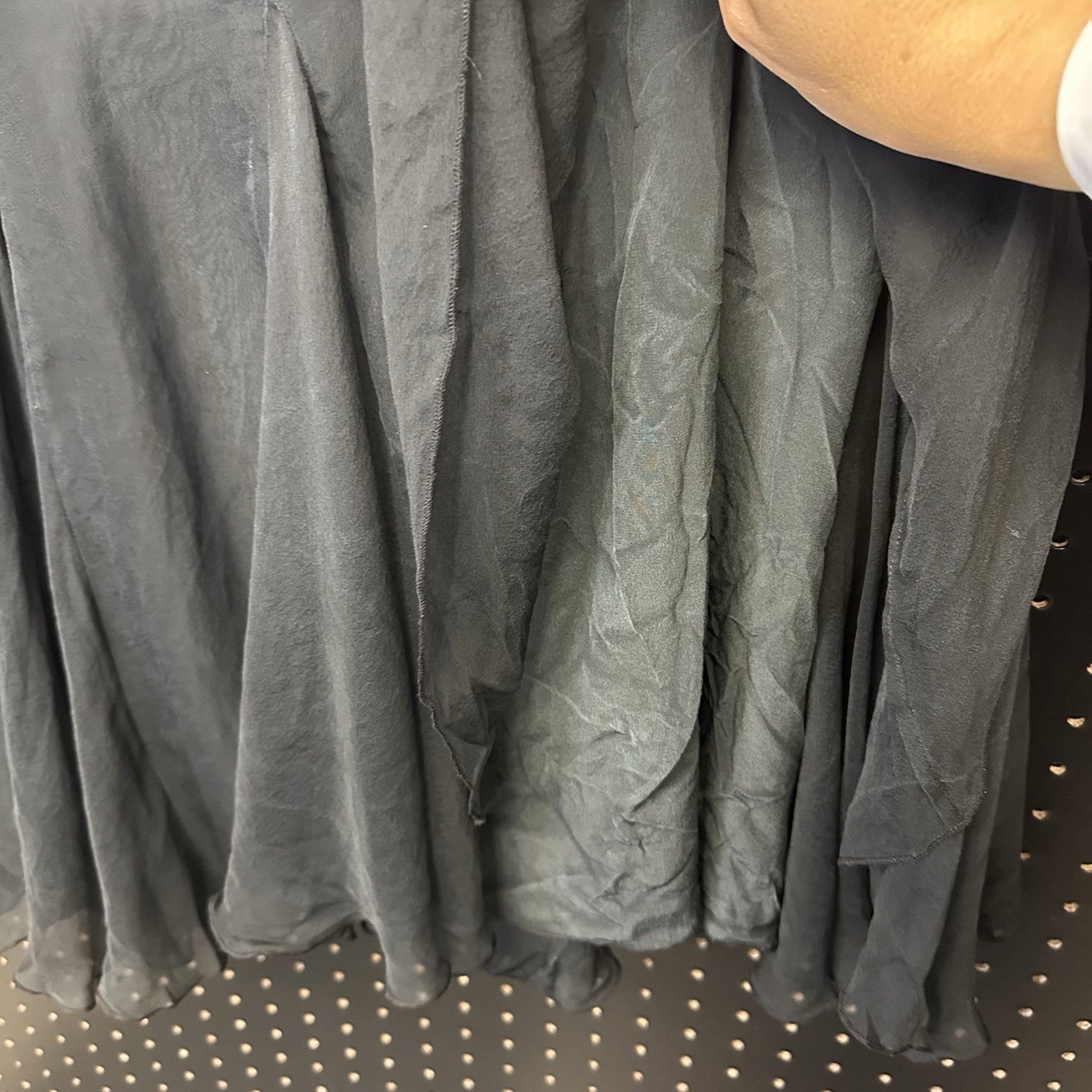Adrienne Vittadini Black 100% Silk A Line Pleated Skirt Size 6 (107)