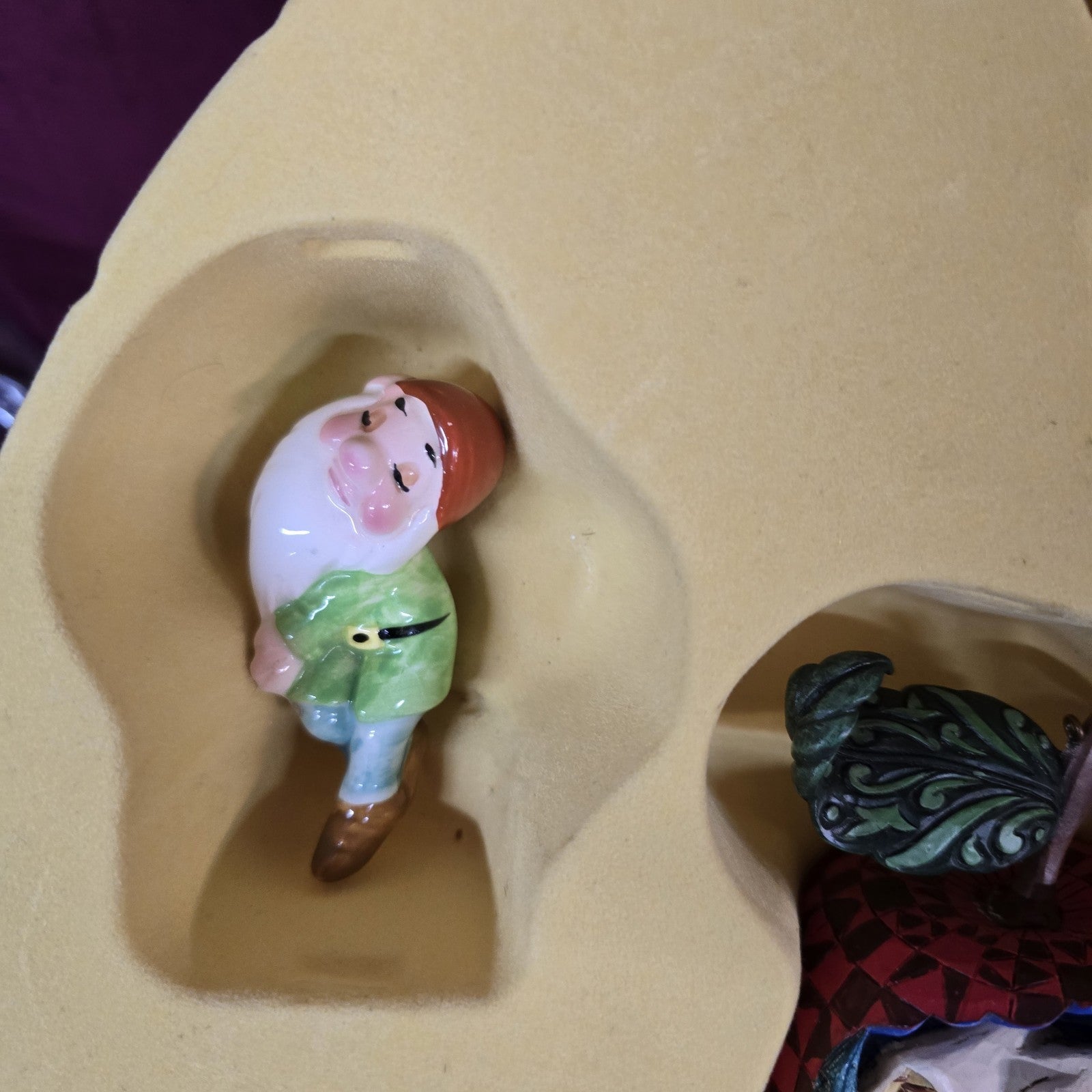 1960 Walt Disney Snow White and the Seven Dwarfs Ceramic Figure Set