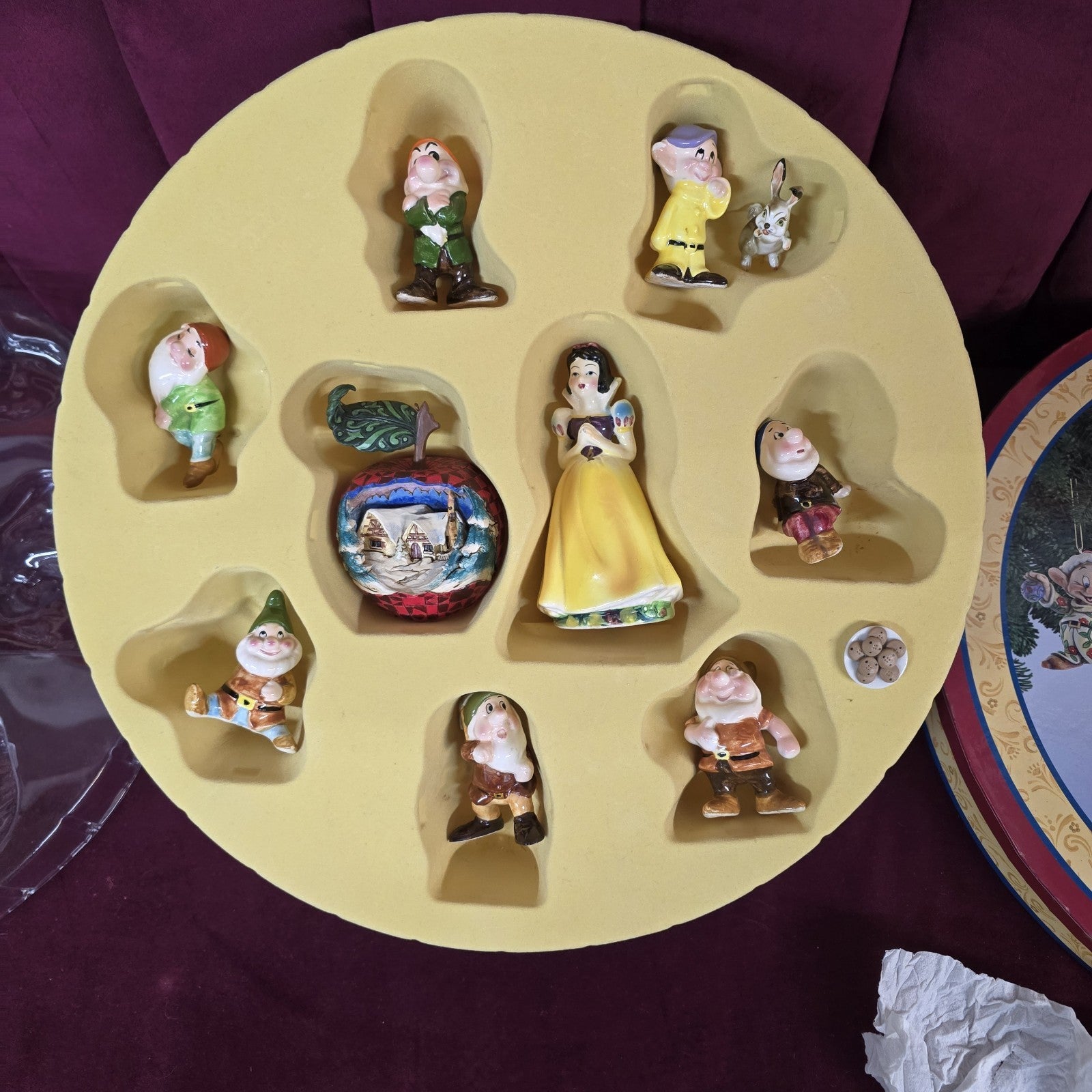1960 Walt Disney Snow White and the Seven Dwarfs Ceramic Figure Set