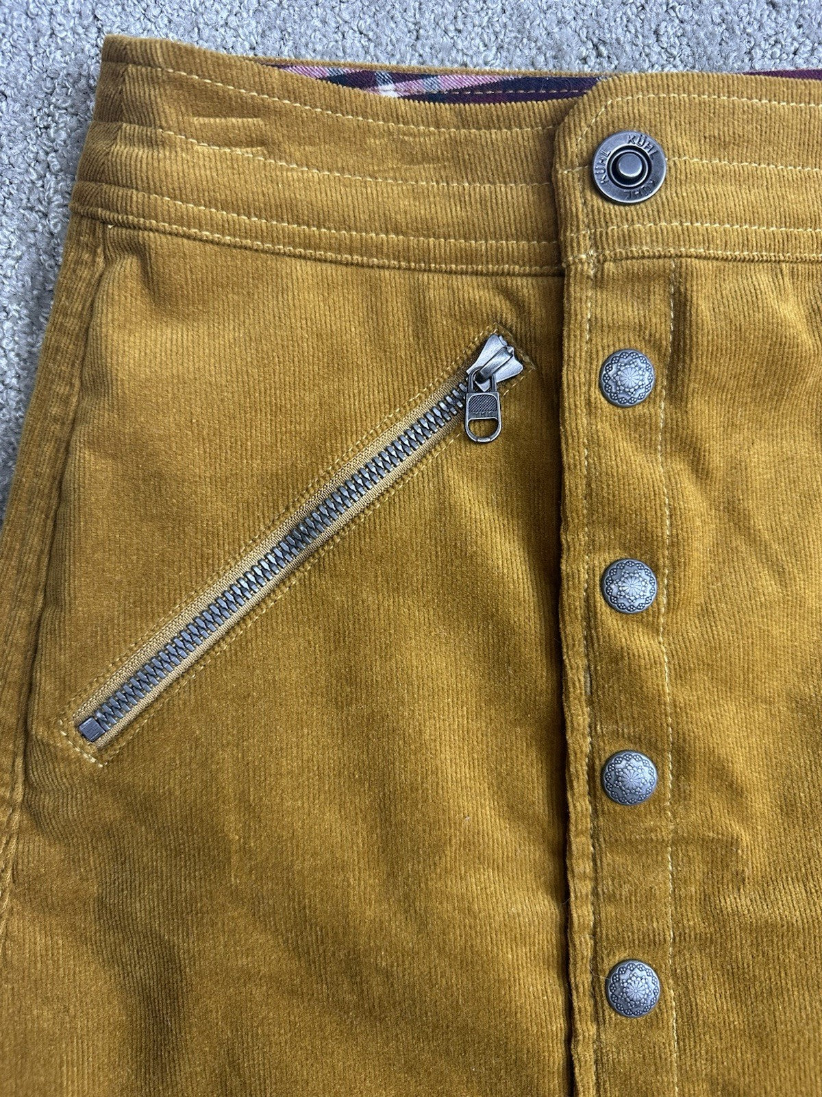 KUHL Skirt Women Streamline Corduroy Size 4 Brown Mustard Yellow Snap Button 6.1