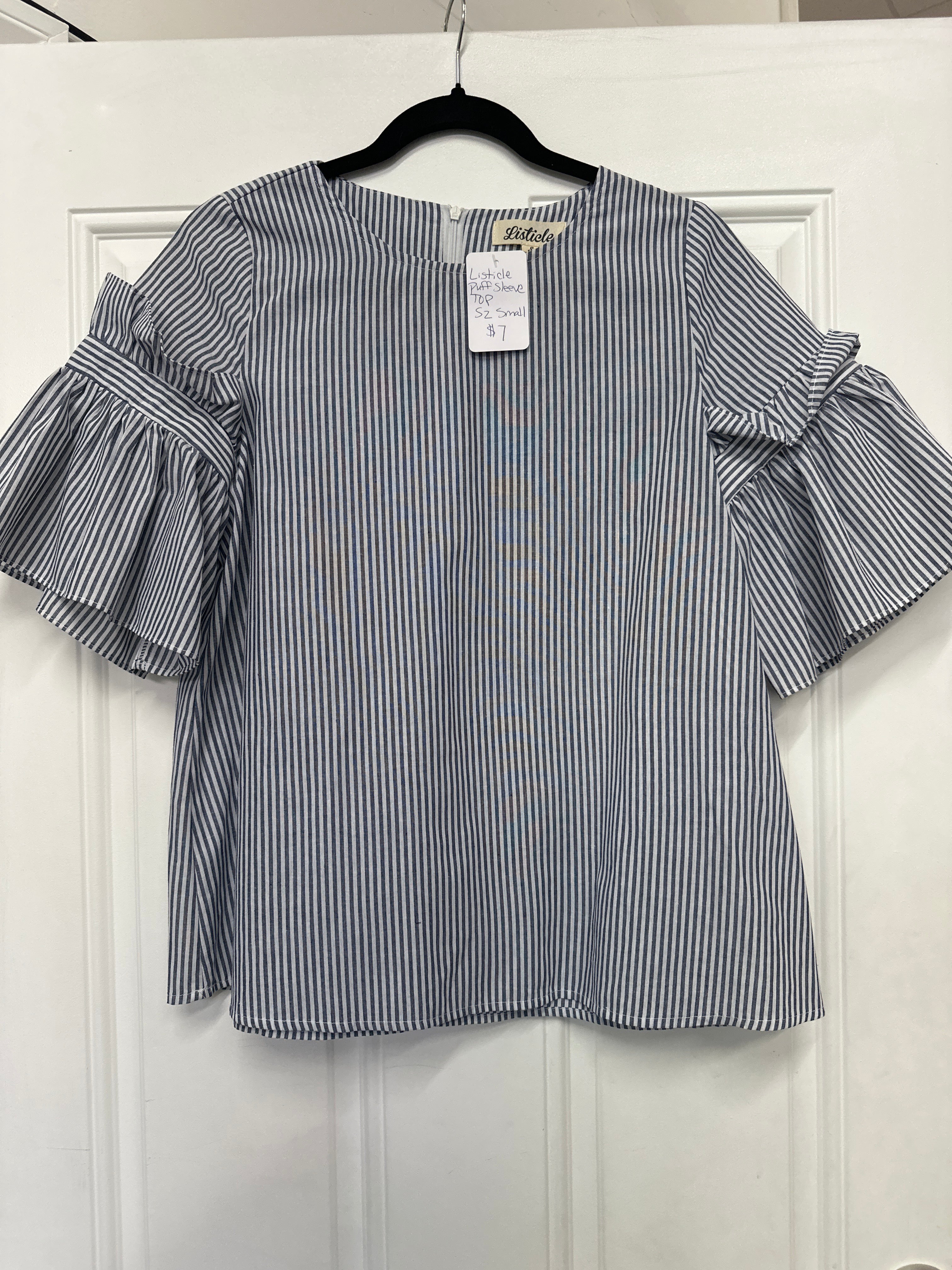 Listicle Puff Sleeve Top- Small