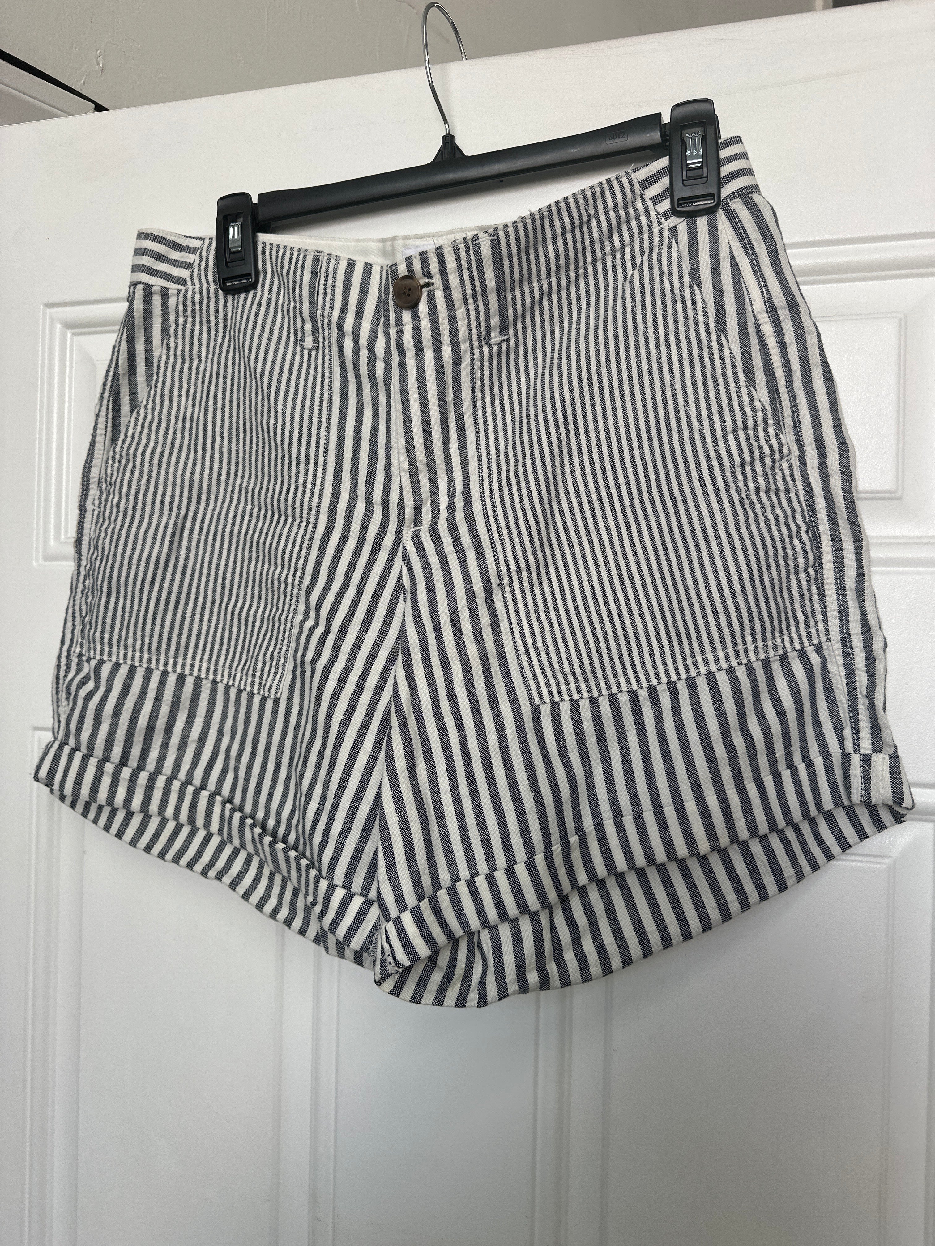 Women’s Gap Chino Short 8 Shorts