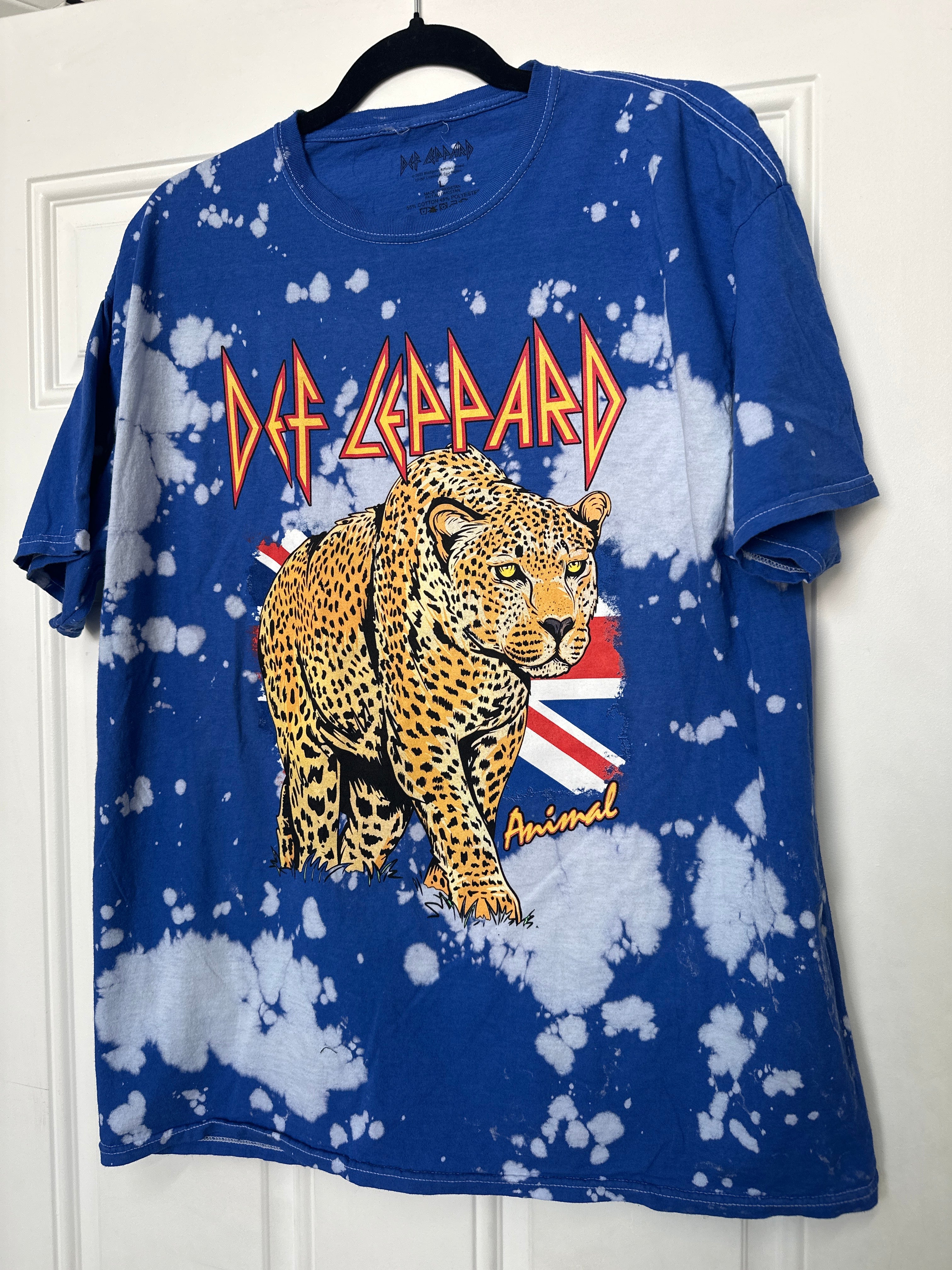Men’s Def Leopard Tee Large