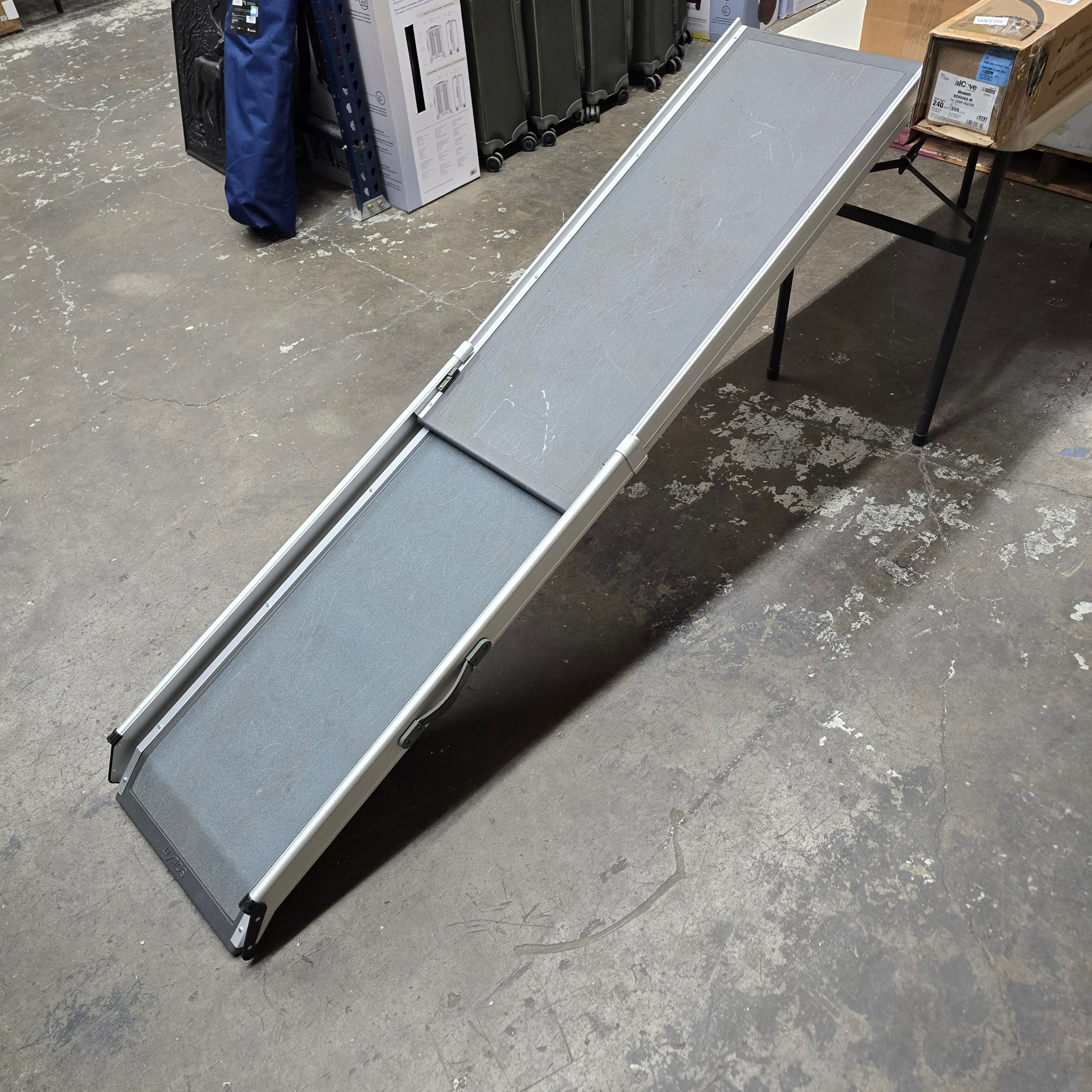 Telescoping Dog Ramp, Portable Pet Ramp for Cars, Trucks & SUVs with Adjustable Sizing