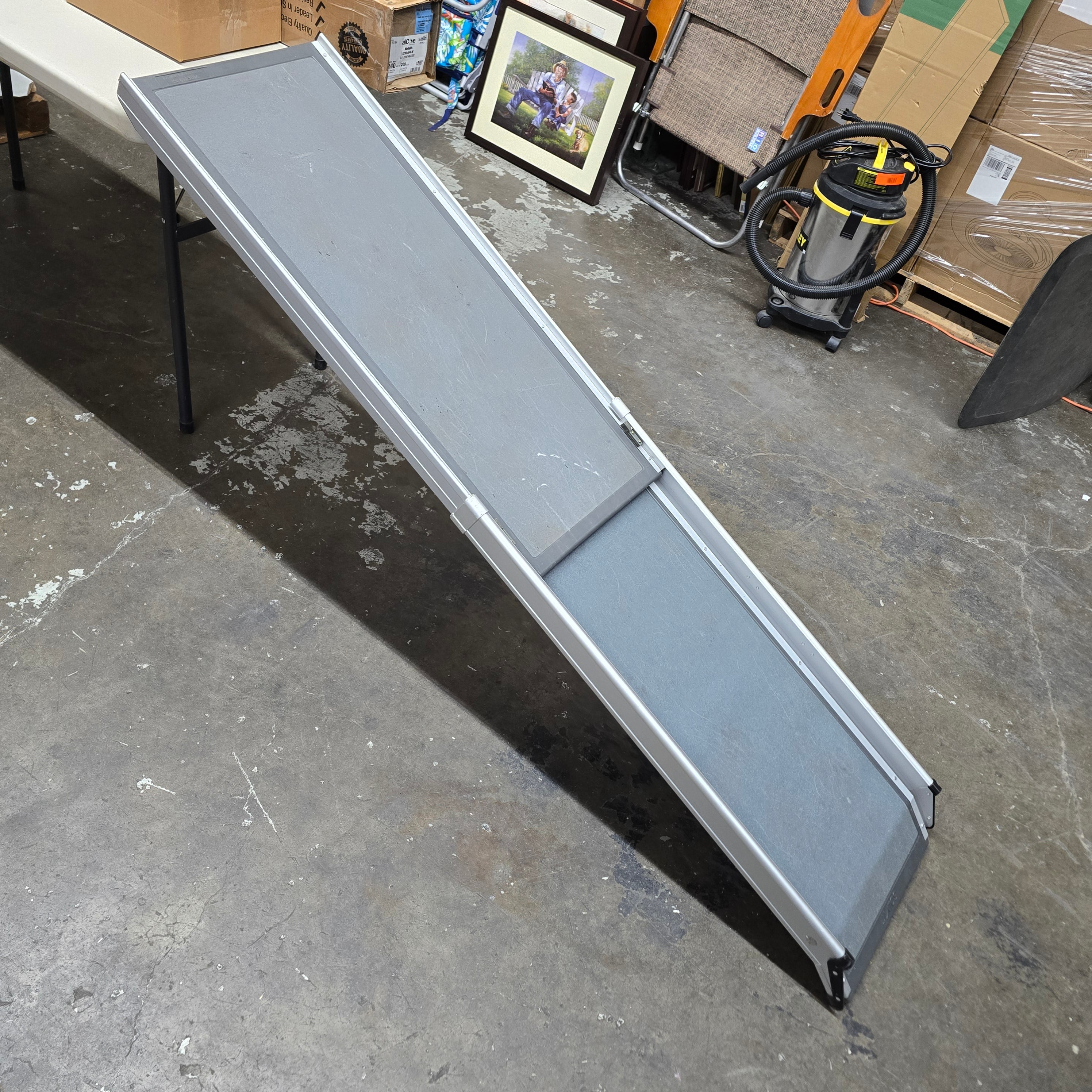 Telescoping Dog Ramp, Portable Pet Ramp for Cars, Trucks & SUVs with Adjustable Sizing