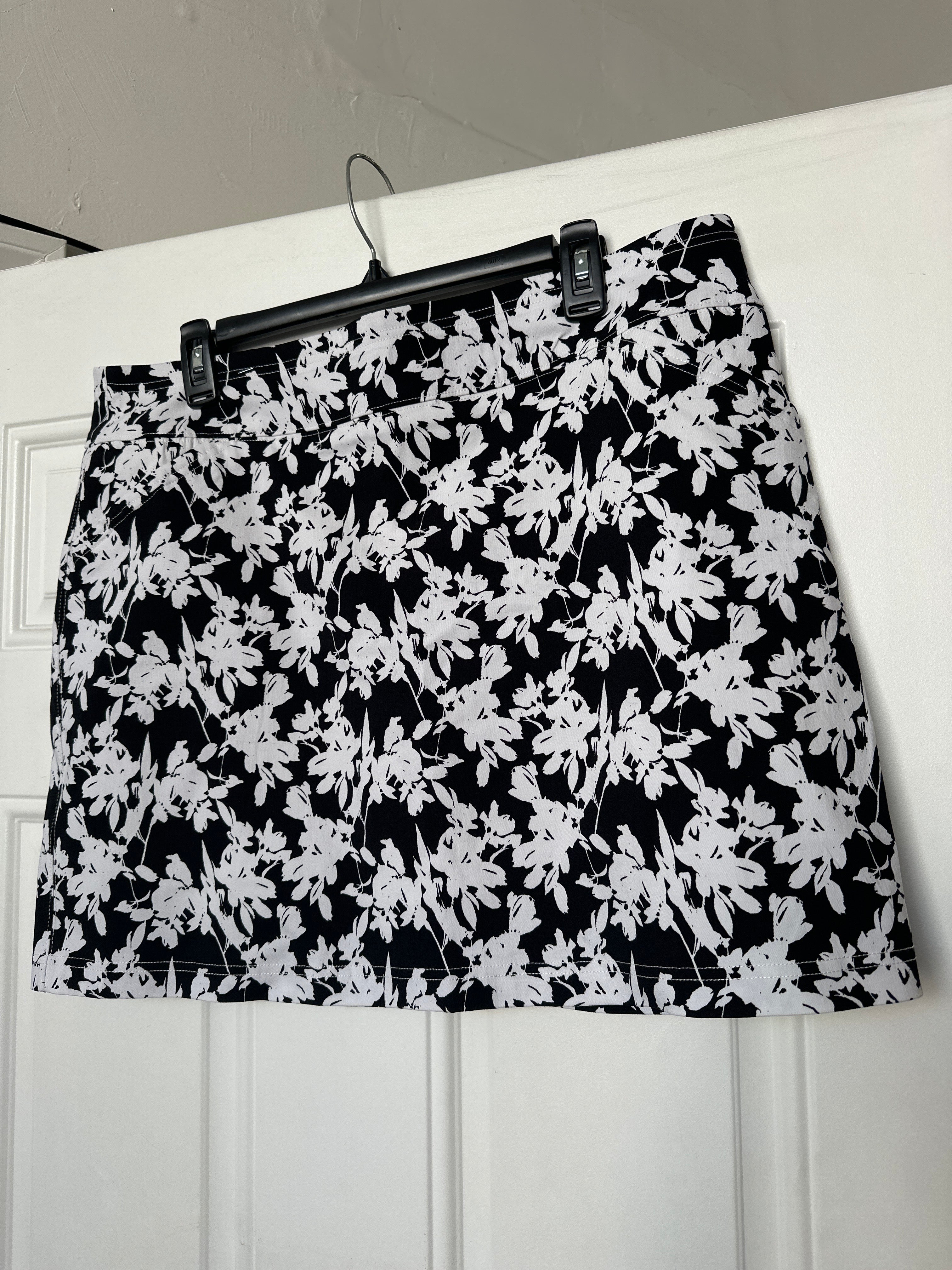 Women’s Mario Serrani XL skirt w/ Shorts liner