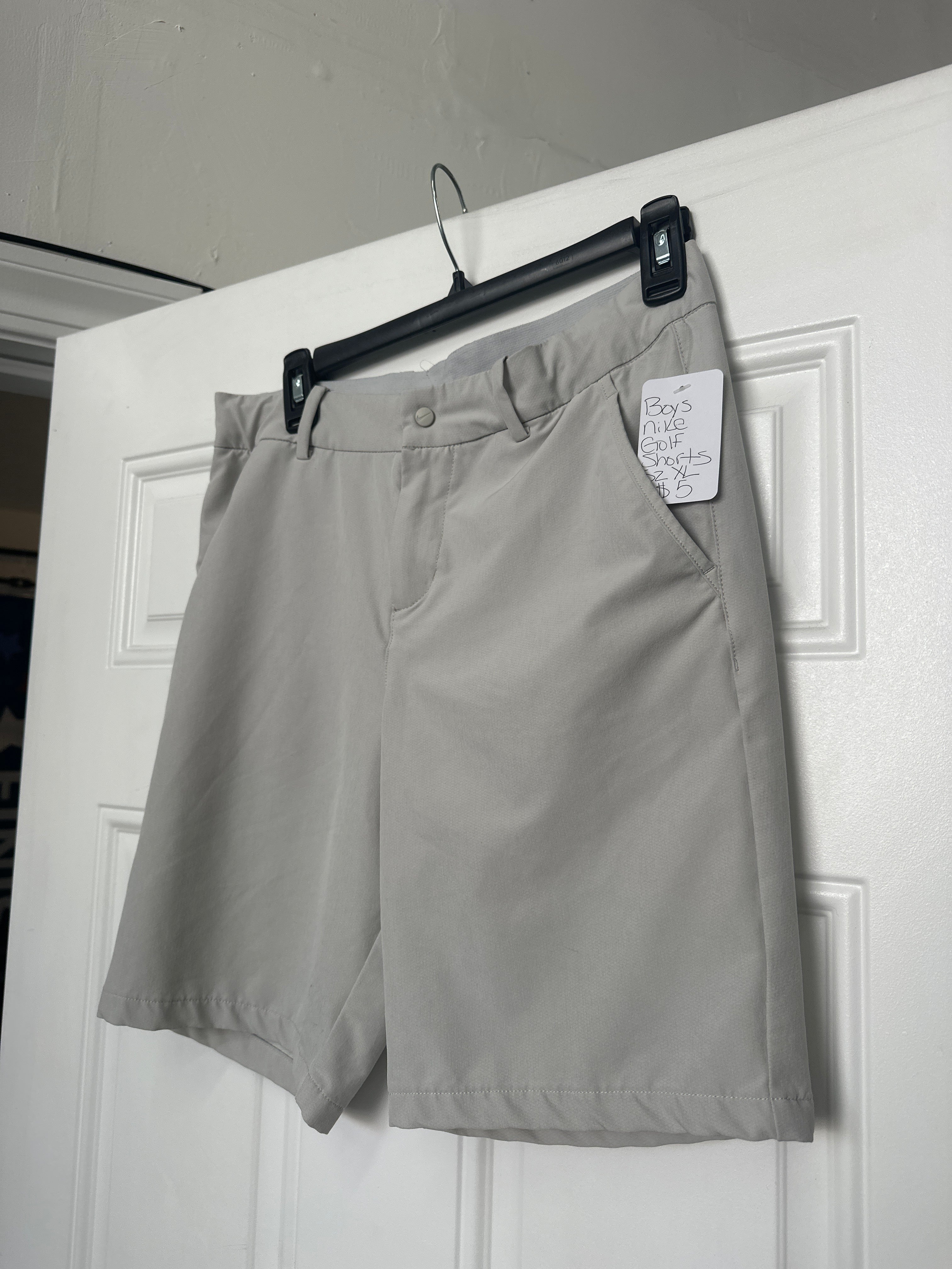 Boys Nike Golf Shorts XL