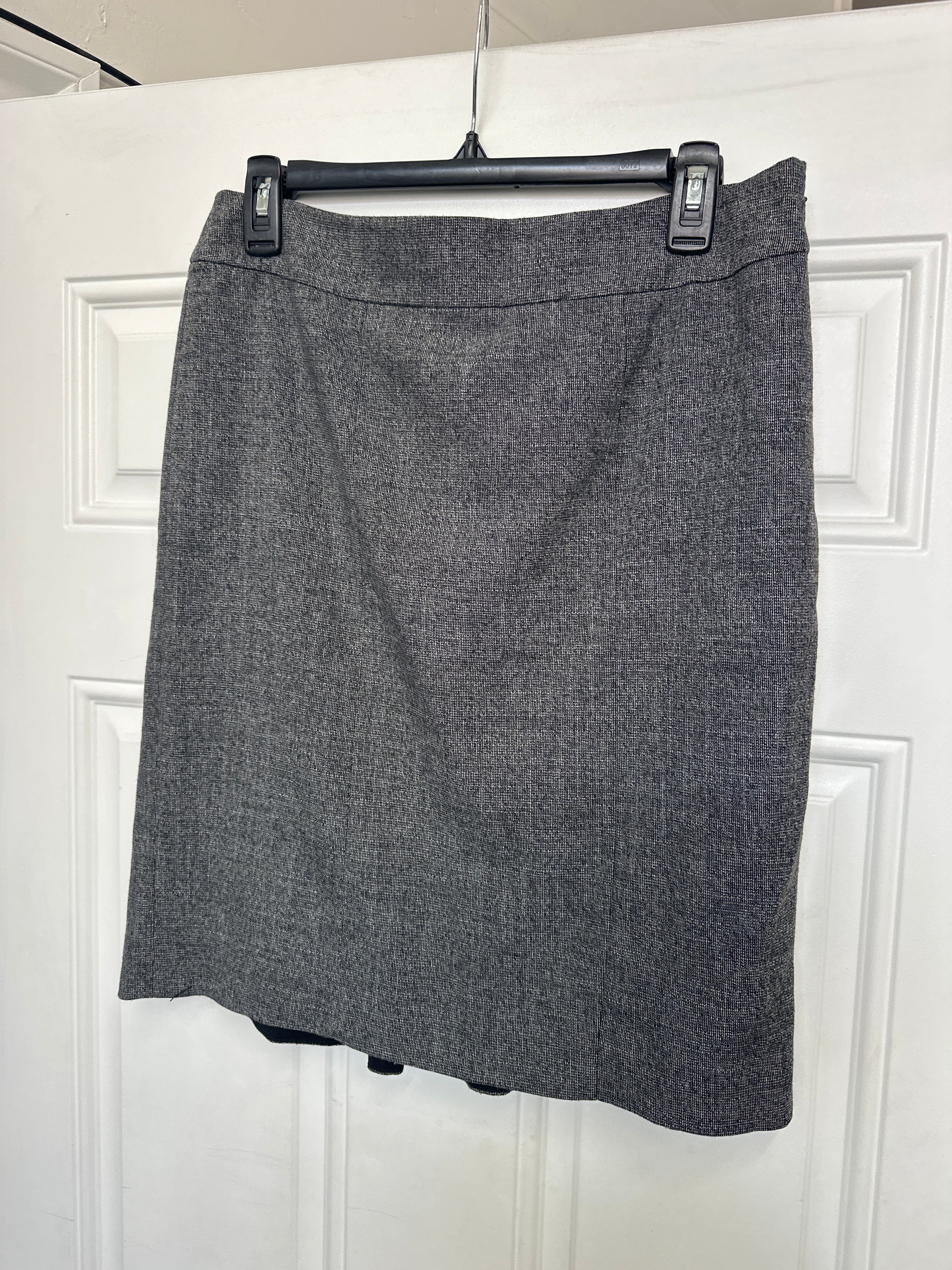 Women’s White House Black Market Skirt size 6