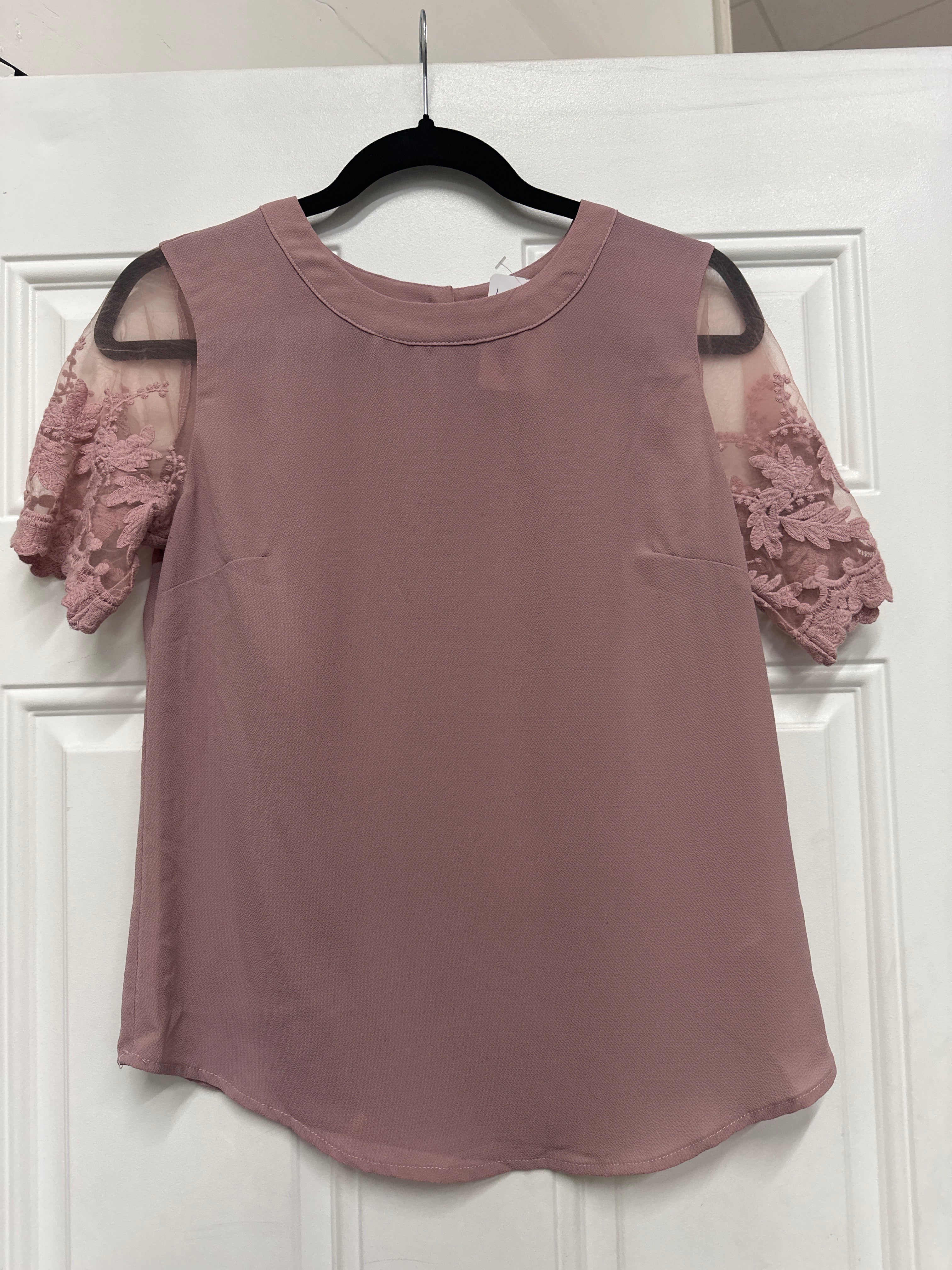 Lulus Lace Arm Top- XS