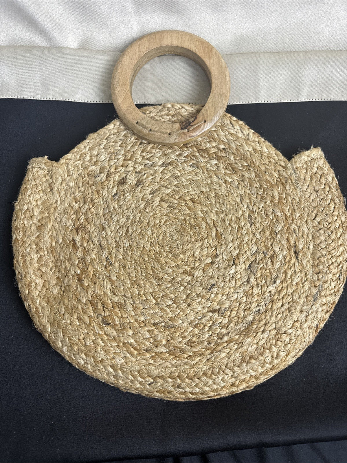 Chloe & Lex Round Woven Bag Wooden Handle White Pattern