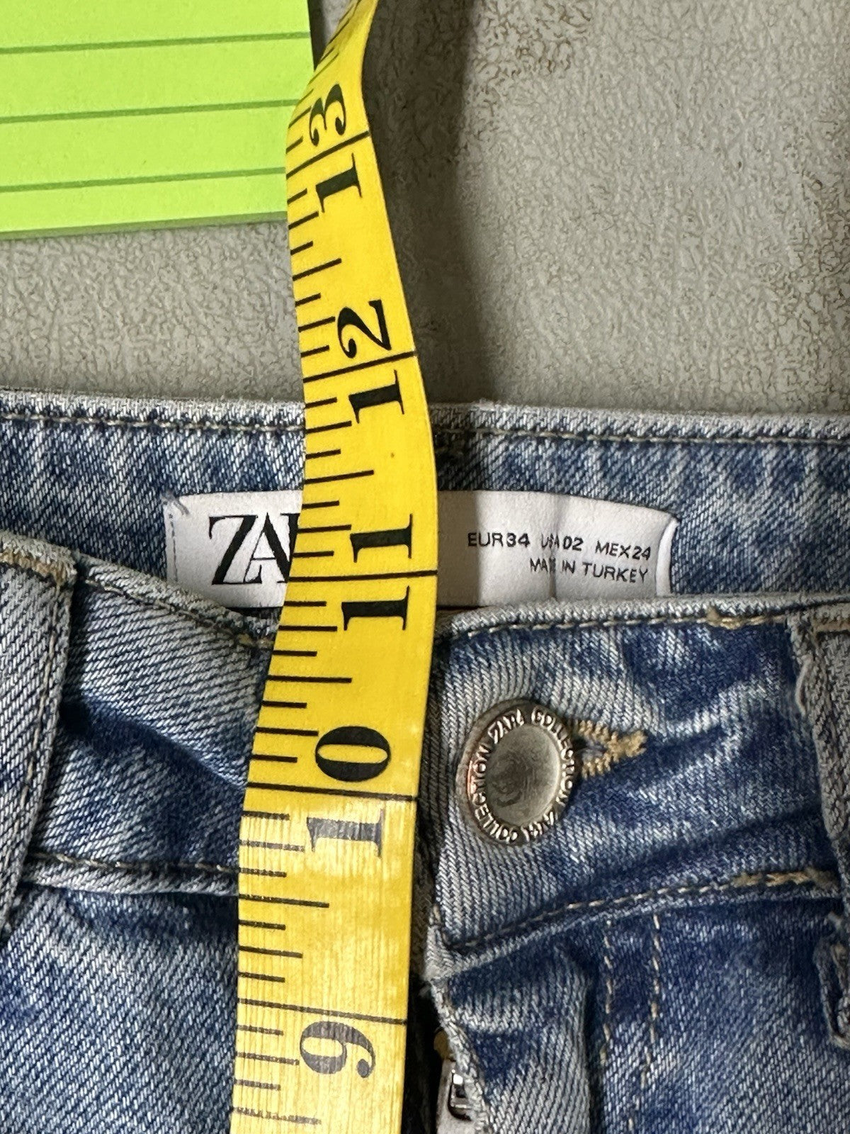 Women’s ZARA Cut off Jeans US 2 EUR 34 (0031)