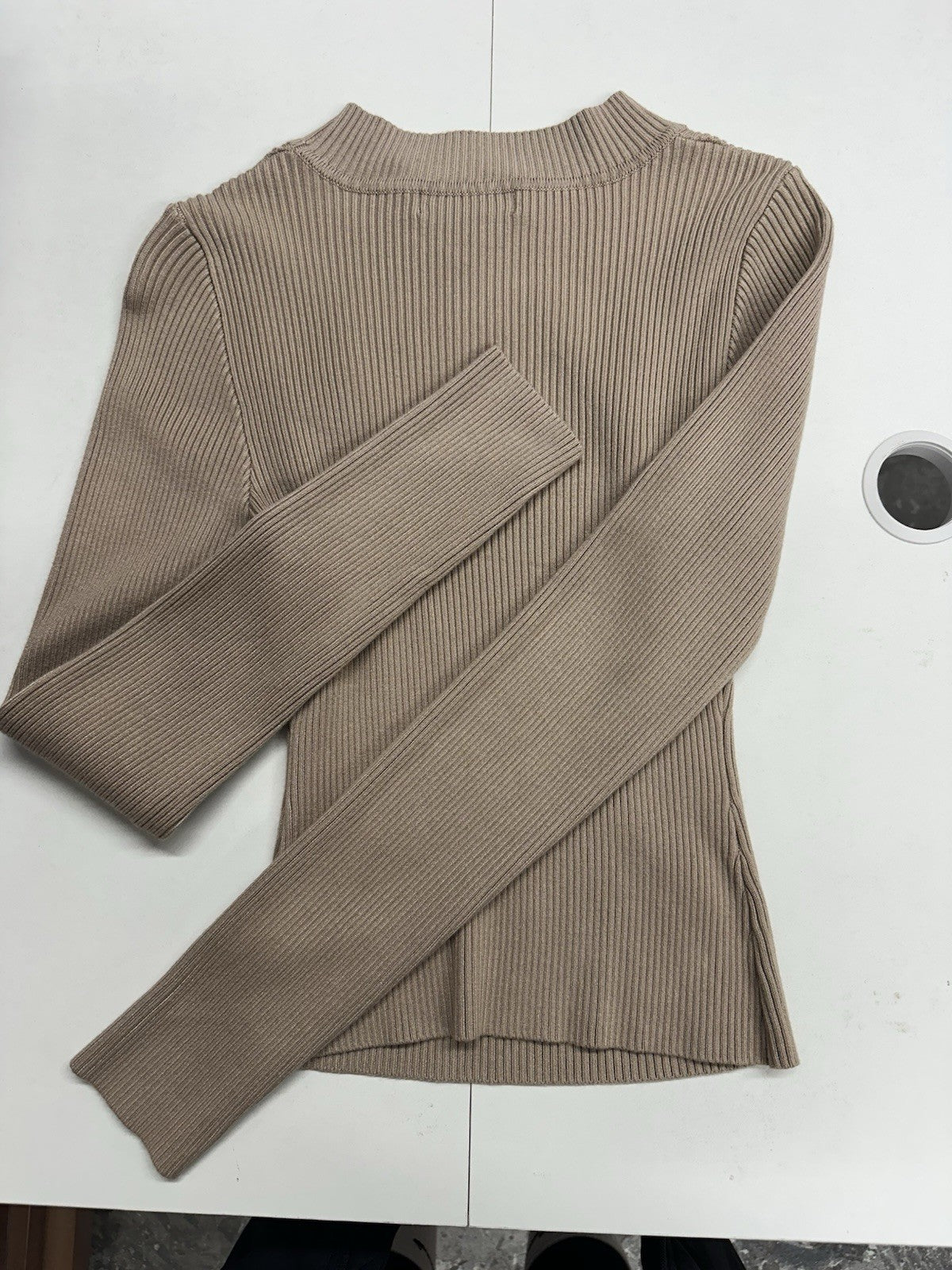 Women’s Lulus light Brown Ribbed Long Sleeve Small Top With Cutout