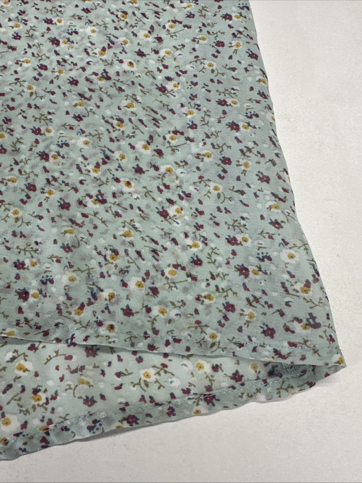 Women’s Small Poetry Sheet Tank W/ Button Details, Light Green W/ Small Flowers
