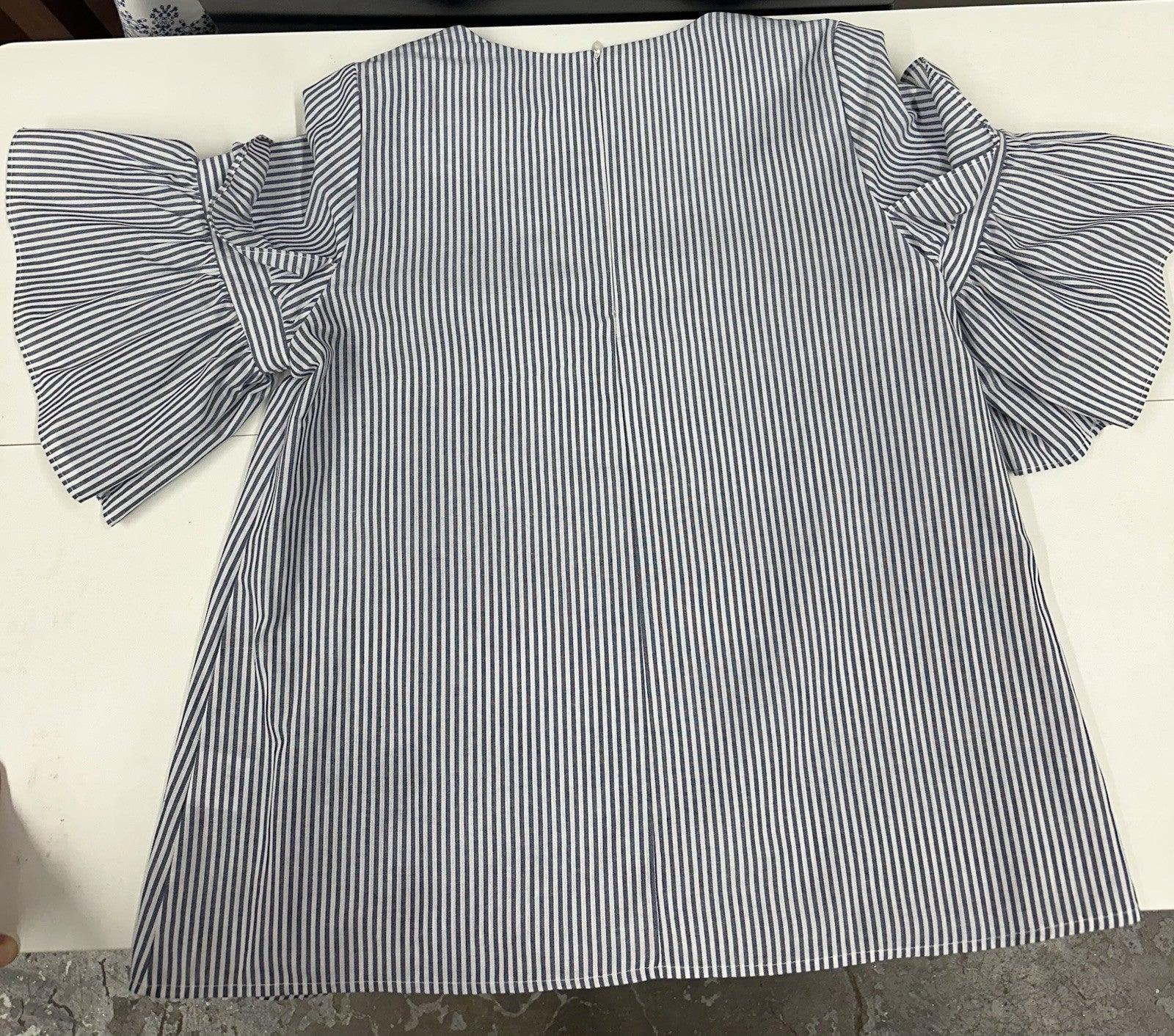 Women’s Small Listicle Blue And White Striped Blouse Ruffle Shirt Sleeves