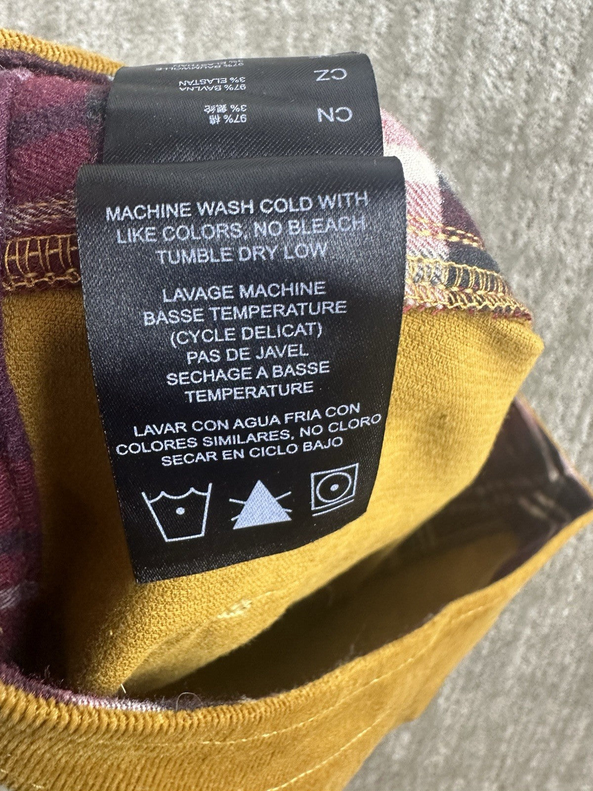 KUHL Skirt Women Streamline Corduroy Size 4 Brown Mustard Yellow Snap Button 6.1