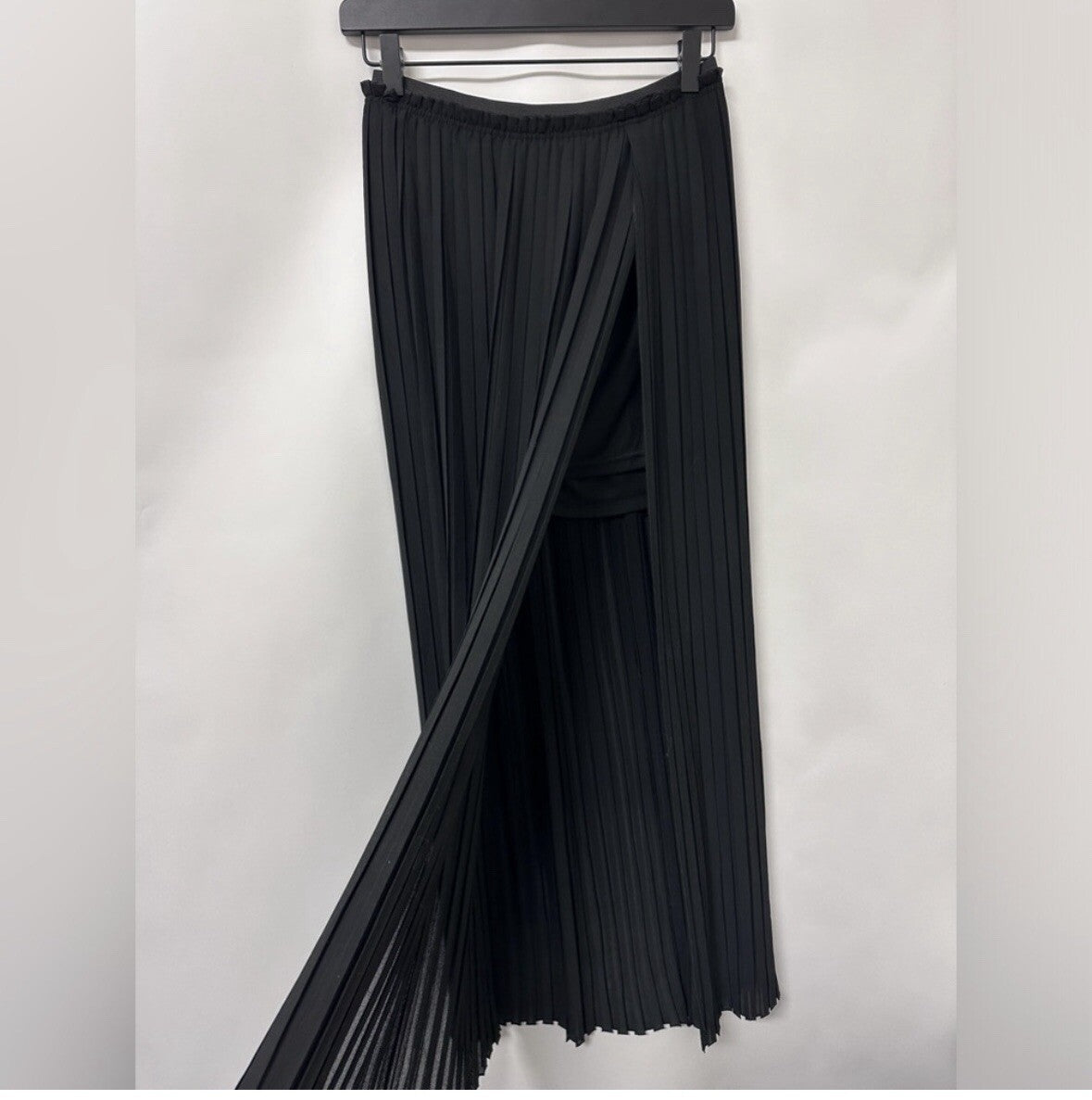 Lush Black Pleated Sheer Slit Skirt Size Small (0062)