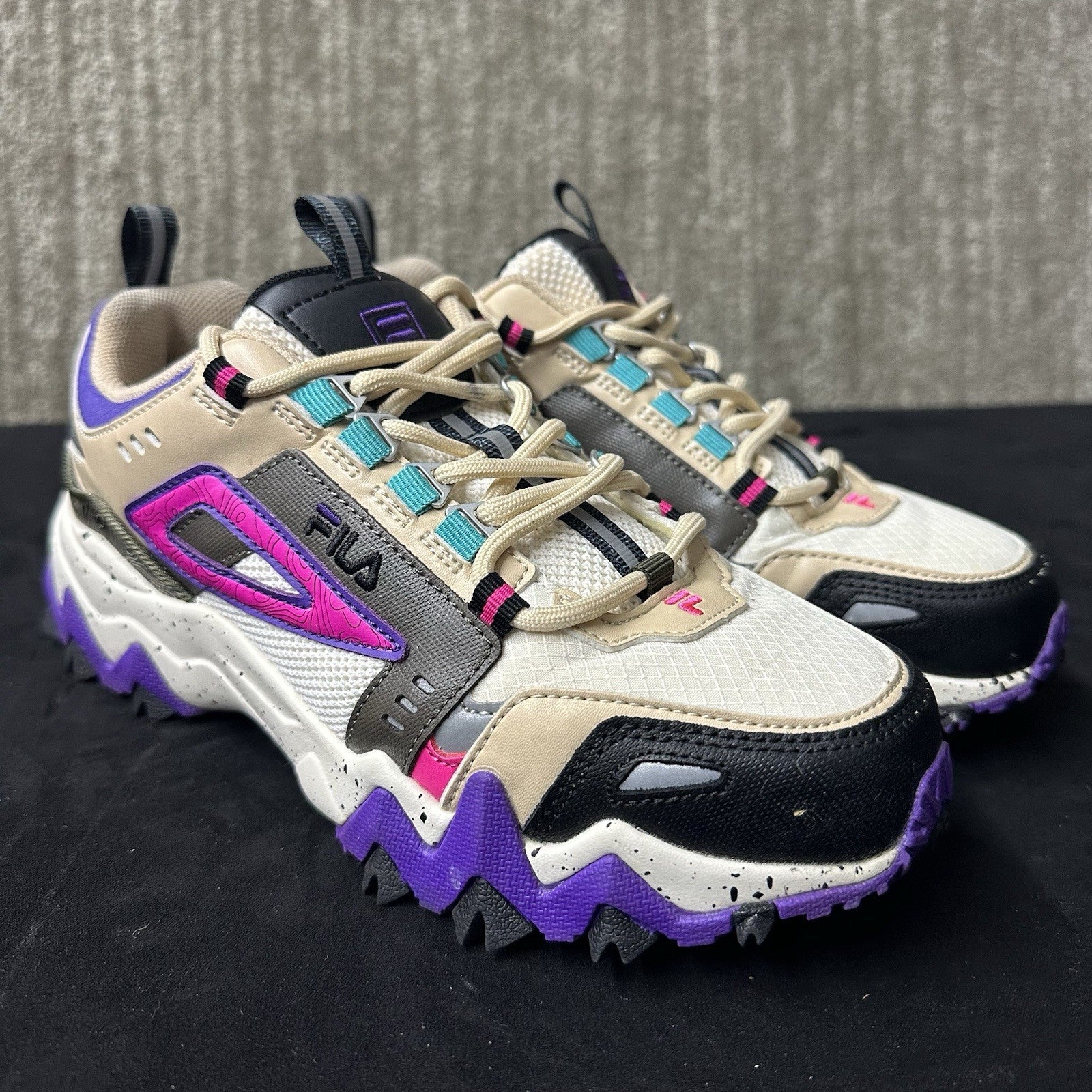 FILA Shoes Oakmont TR Women's Sneakers  5JM01907-144 US Size 7.5 (5b)