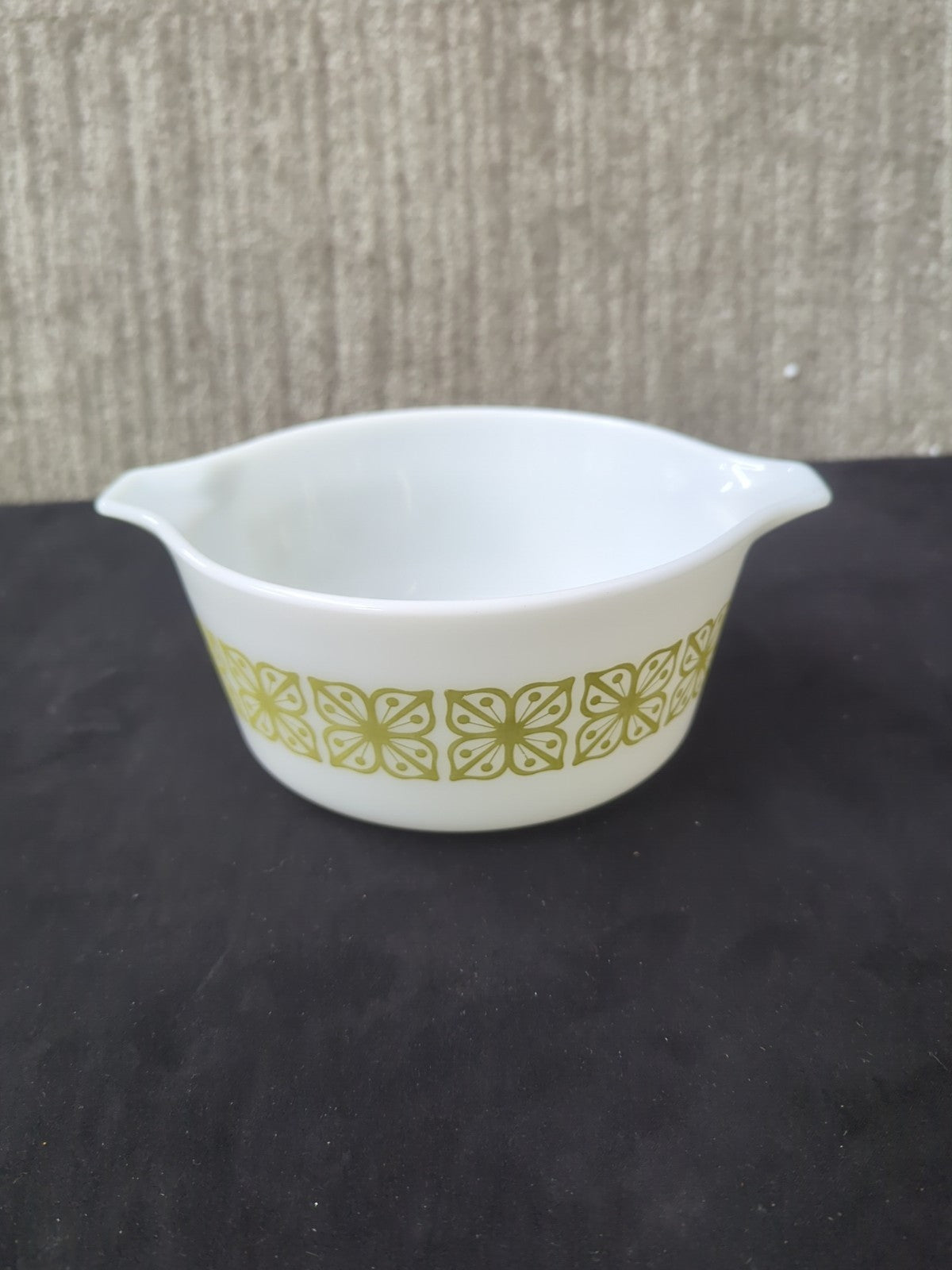 VINTAGE Pyrex 474-B Verde Green Square Flowers 1.5 Qt Casserole Dish 13C