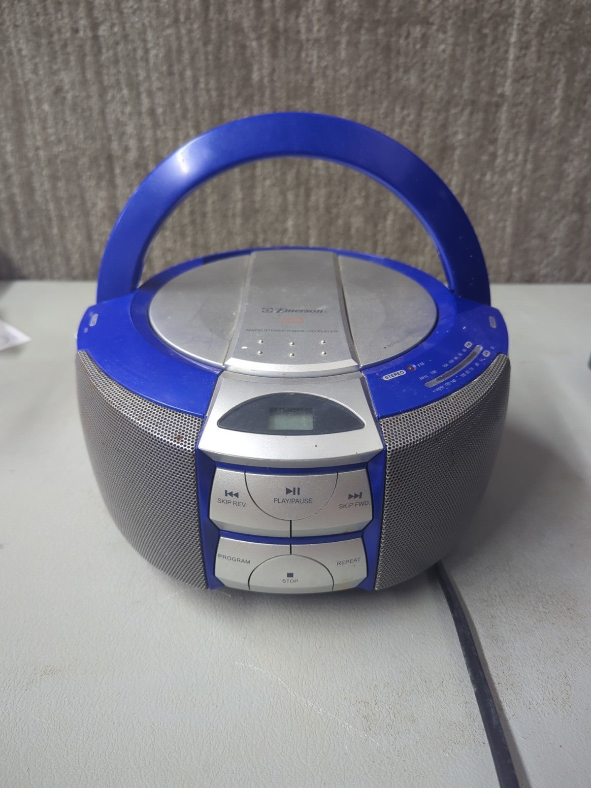 Emerson PD5202BL Stereo Boombox Radio CD Player Blue W/Power Cord 4E