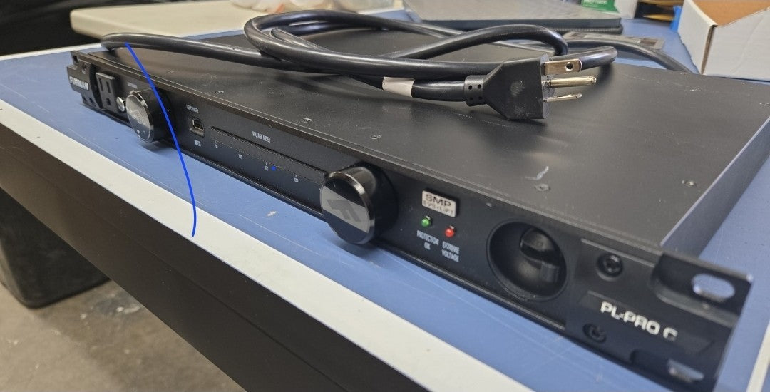 Furman PL-PRO C 20A Power Conditioner with Lights & Voltmeter