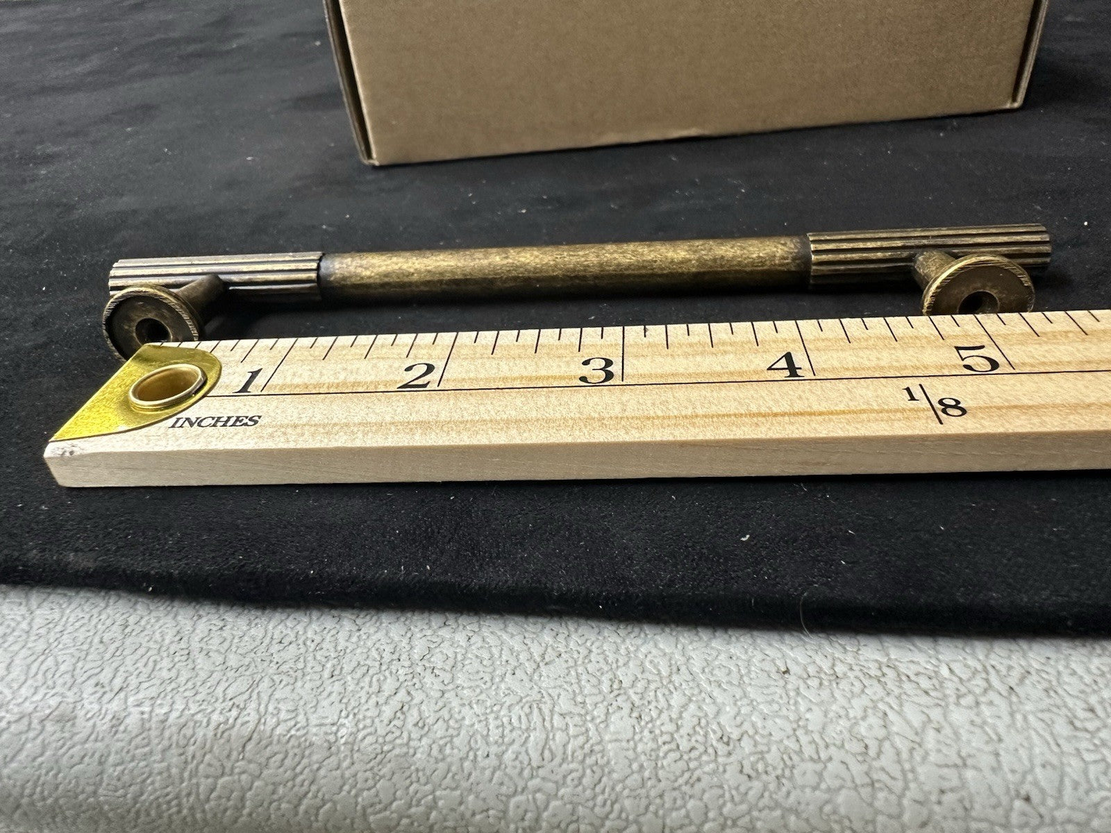 Vintage Style Brass Drawer Pulls Handles Set Of 4  (12b) New open box