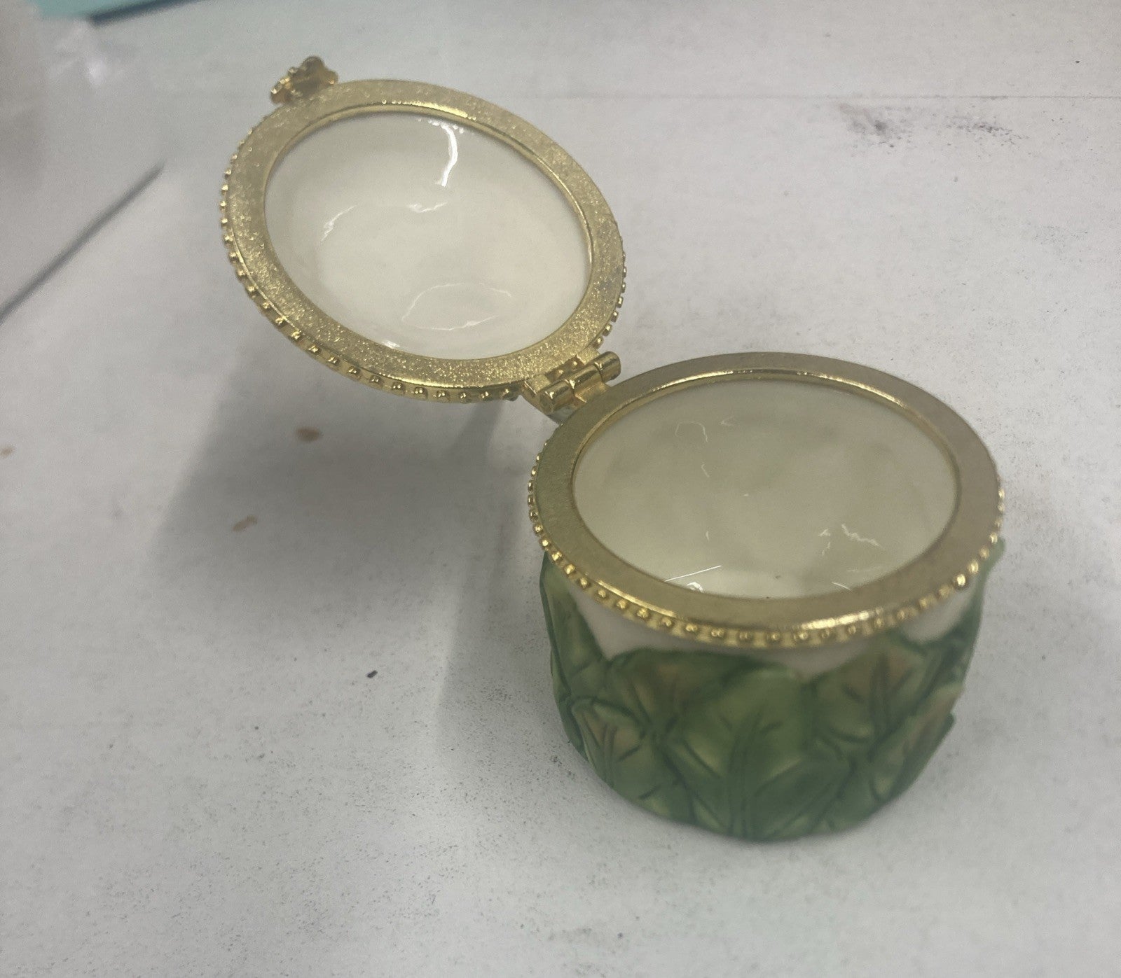 CRYSTAL CATHEDRAL Porcelain  HUMMINGBIRD CLUB 2002 Trinket Box 15B