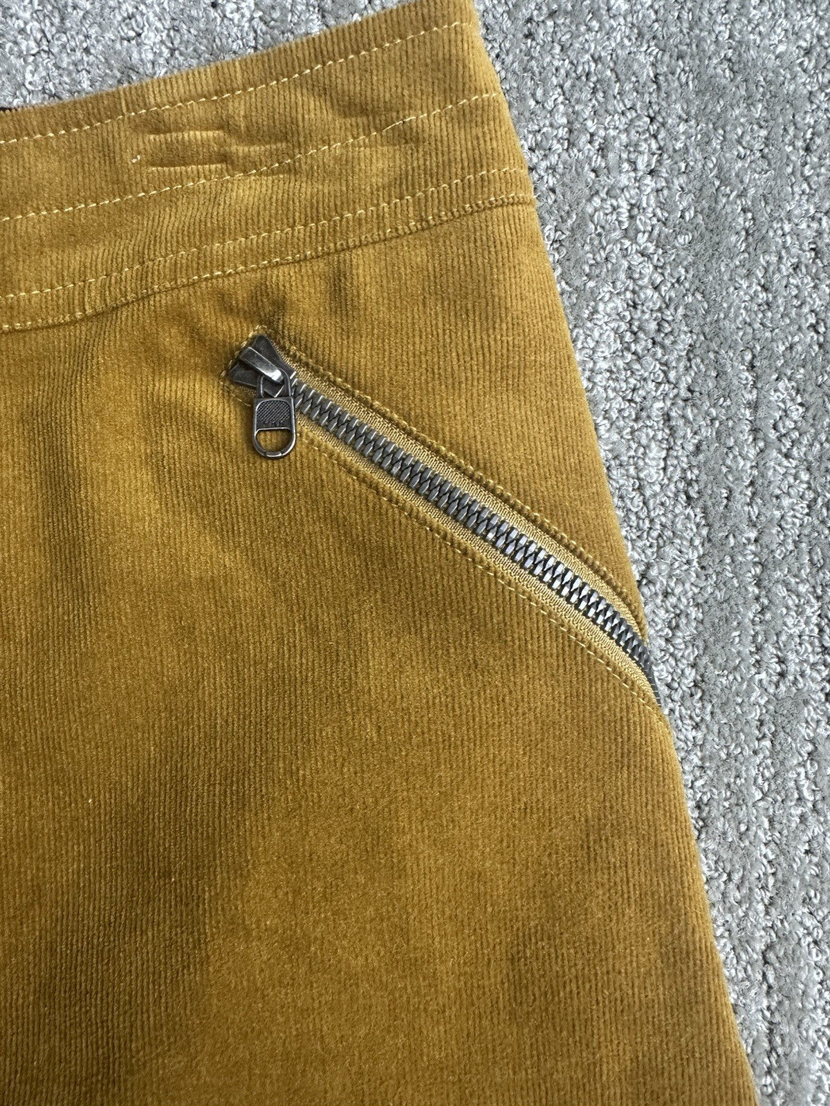 KUHL Skirt Women Streamline Corduroy Size 4 Brown Mustard Yellow Snap Button 6.1