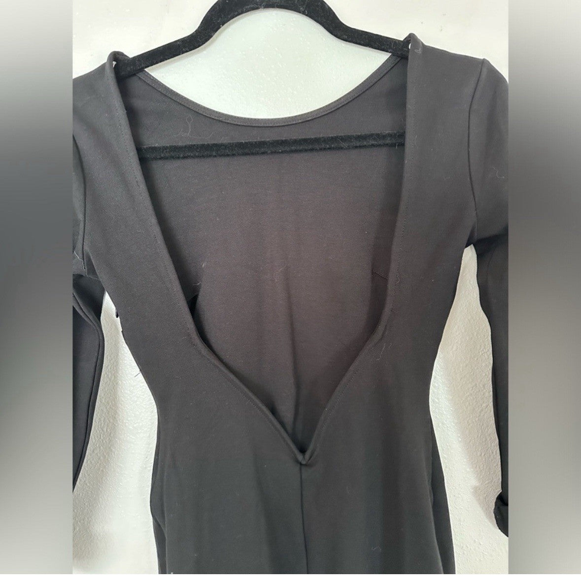 Woman’s Lulus Size small Low cut V back, Fitted black dress Size Small (0041)