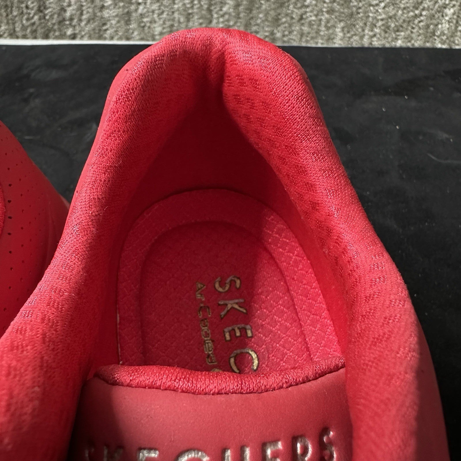 Skechers Womens Size 9 Uno Stand On Air 73690 Red Casual Shoes Sneakers Matte 5d