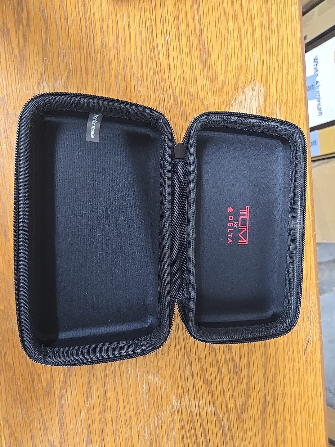 Tumi Delta Black Hard Shell Zipper Case Amenity Kit Toiletries 8B